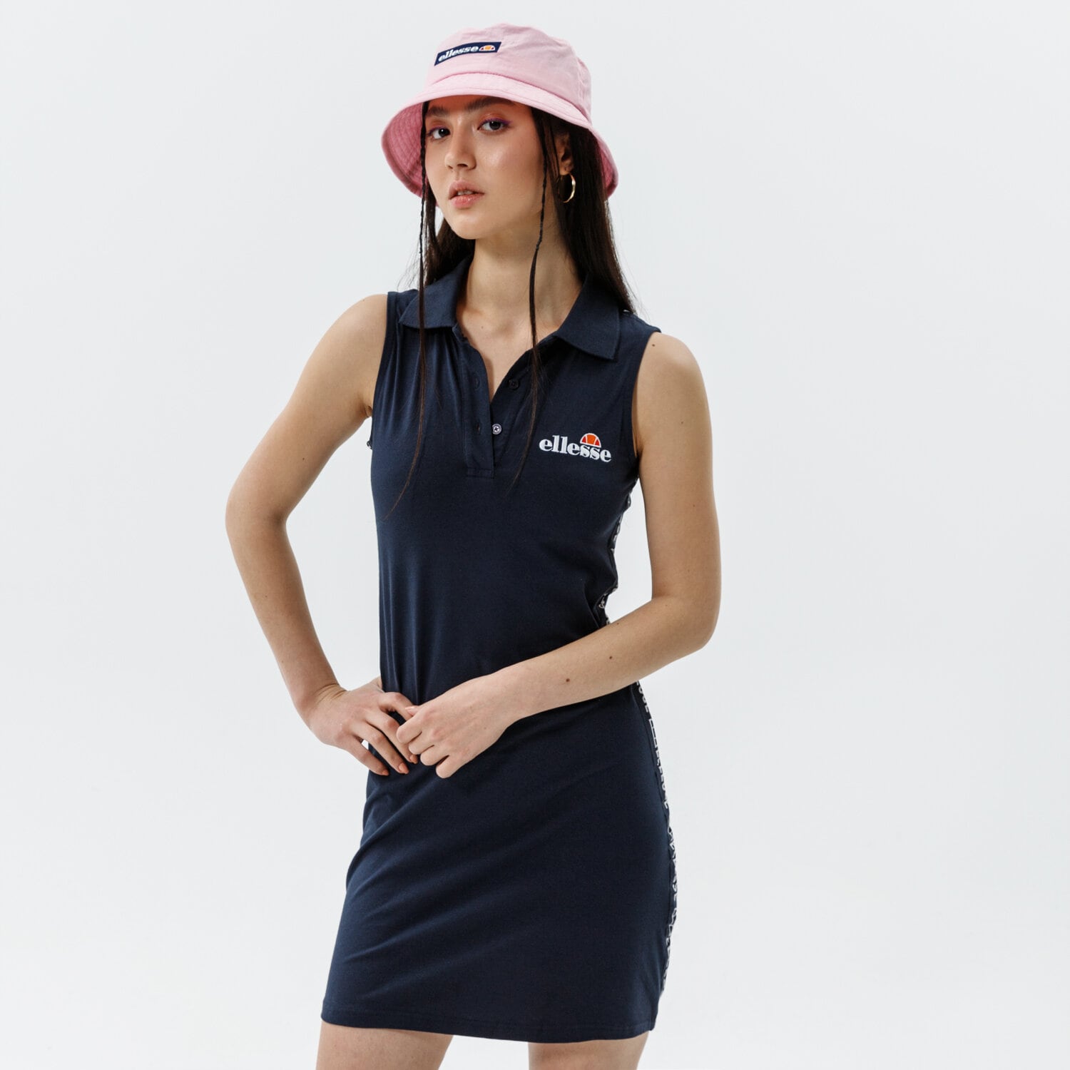 Modna sukienka sportowa ELLESSE SUKIENKA TROPH DRESS NAVY SGJ12894429 GRANATOWY