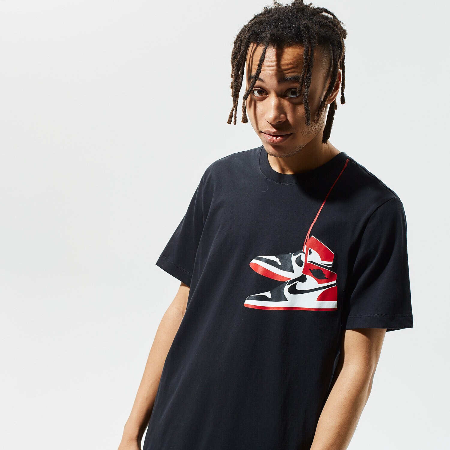 Koszulka, t-shirt sportowy męski JORDAN T-SHIRT AJ1 SHOE CZ0432-010 CZARNY