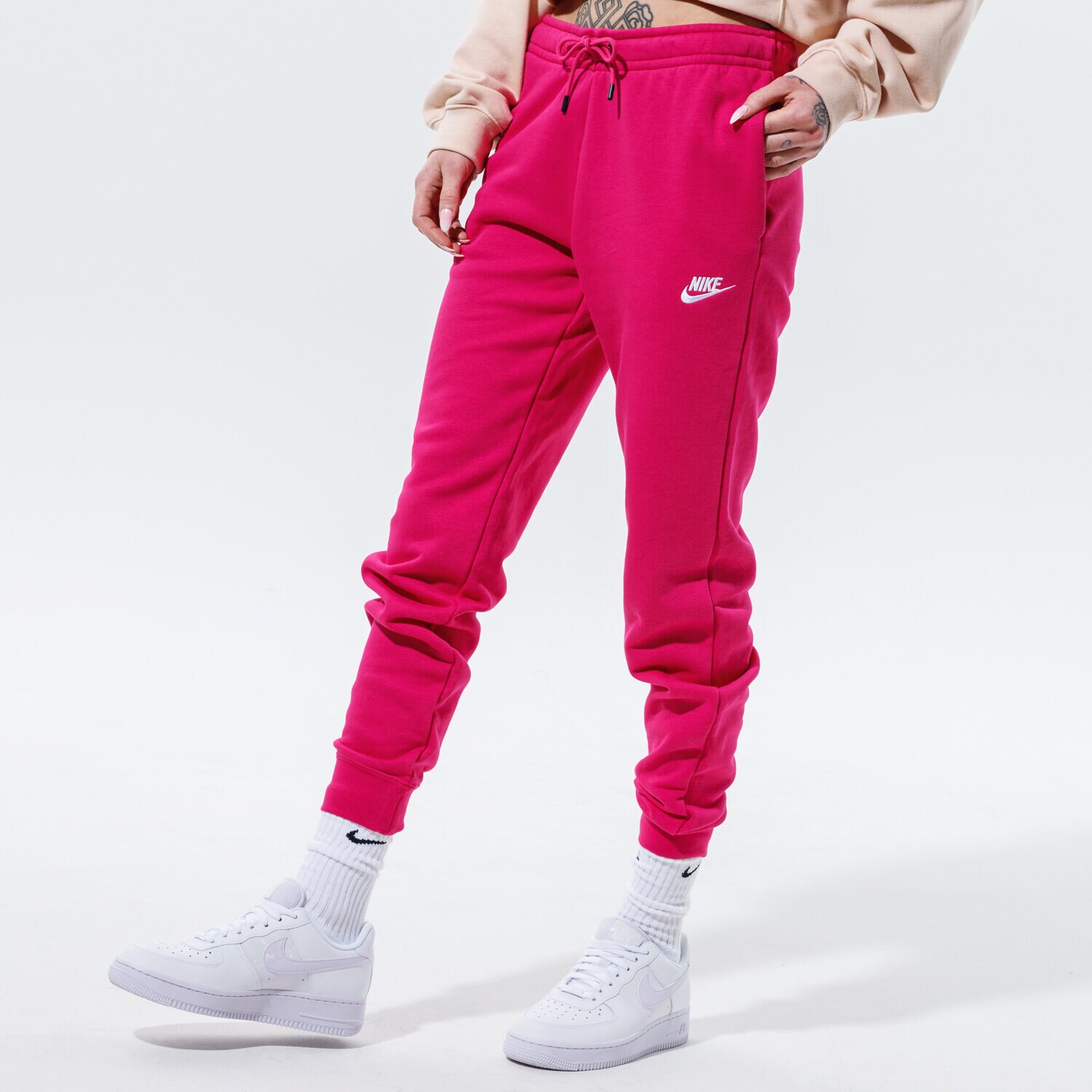 Spodnie sportowe damskie NIKE SPODNIE SPORTSWEAR ESSENTIAL BV4095-617 RÓŻOWY