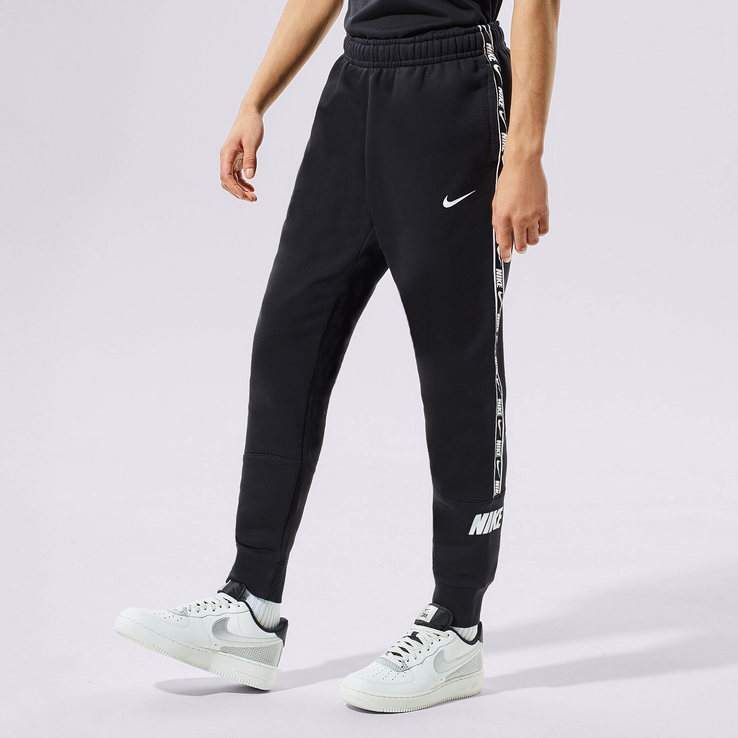 Spodnie sportowe męskie NIKE SPODNIE M NSW REPEAT FLC JGGR BB DC0719-011 CZARNY