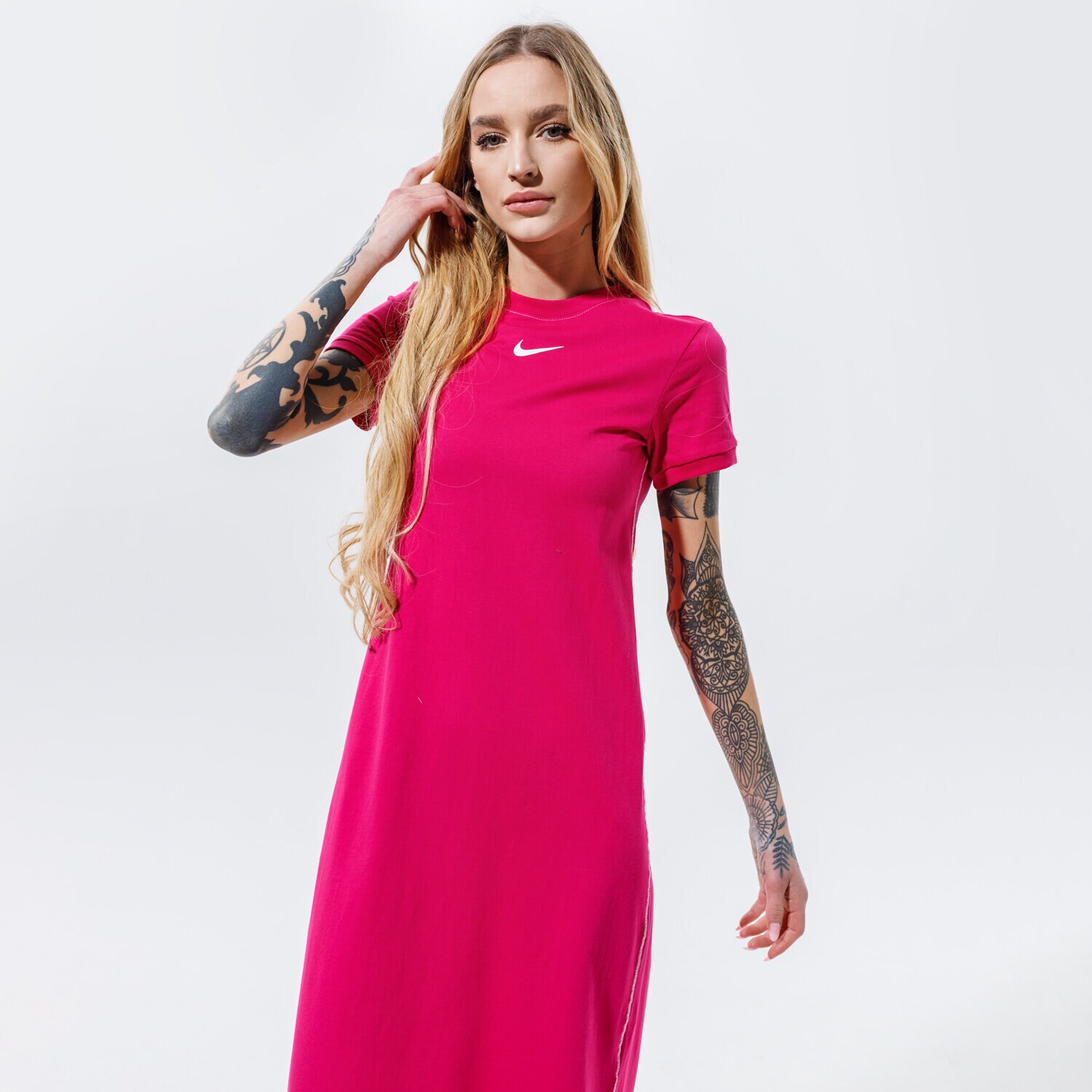 Modna sukienka sportowa NIKE SUKIENKA SPORTSWEAR ICON CLASH DC5290-615 RÓŻOWY