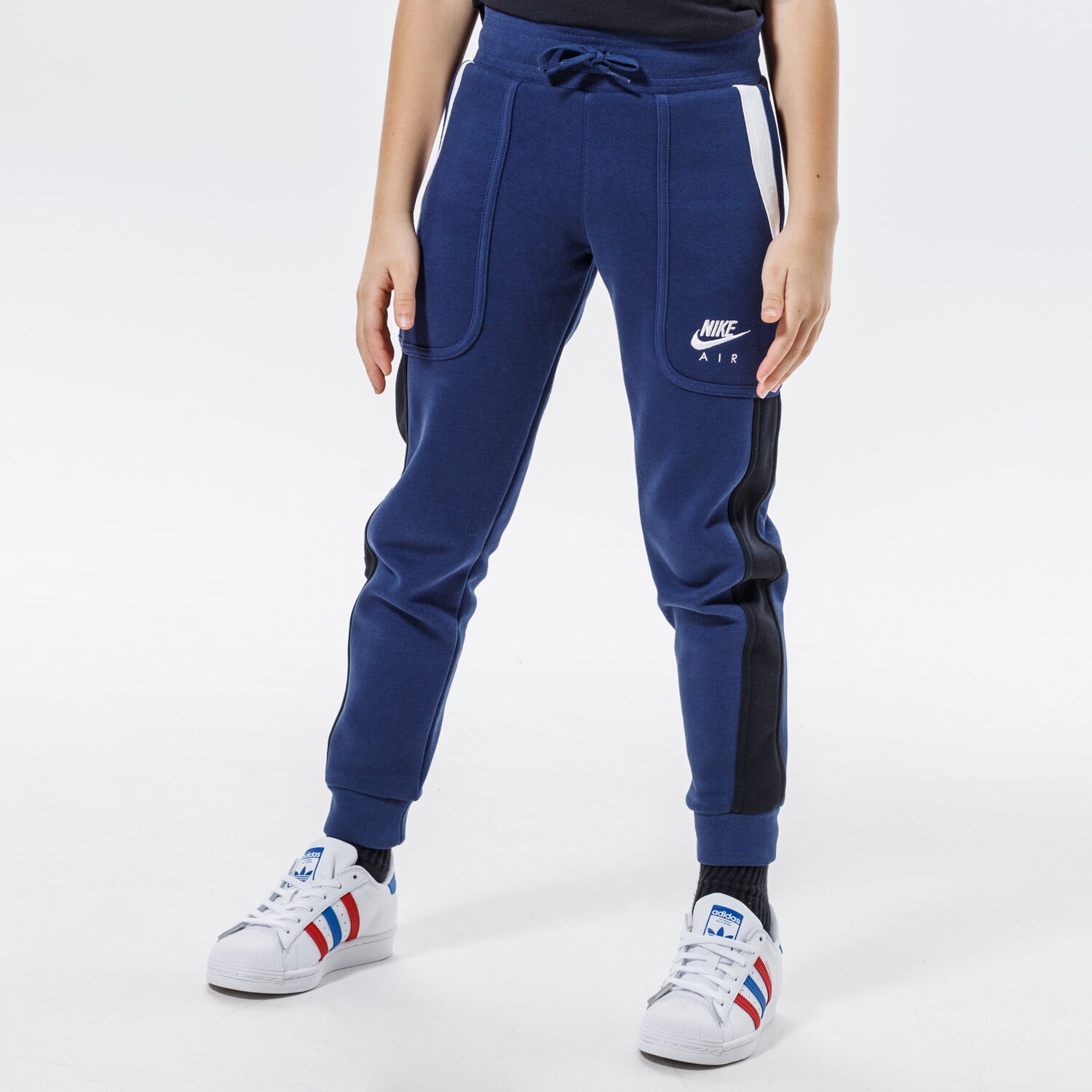 Sportowe spodnie dziecięce NIKE SPODNIE AIR BOY DA0710-410 GRANATOWY