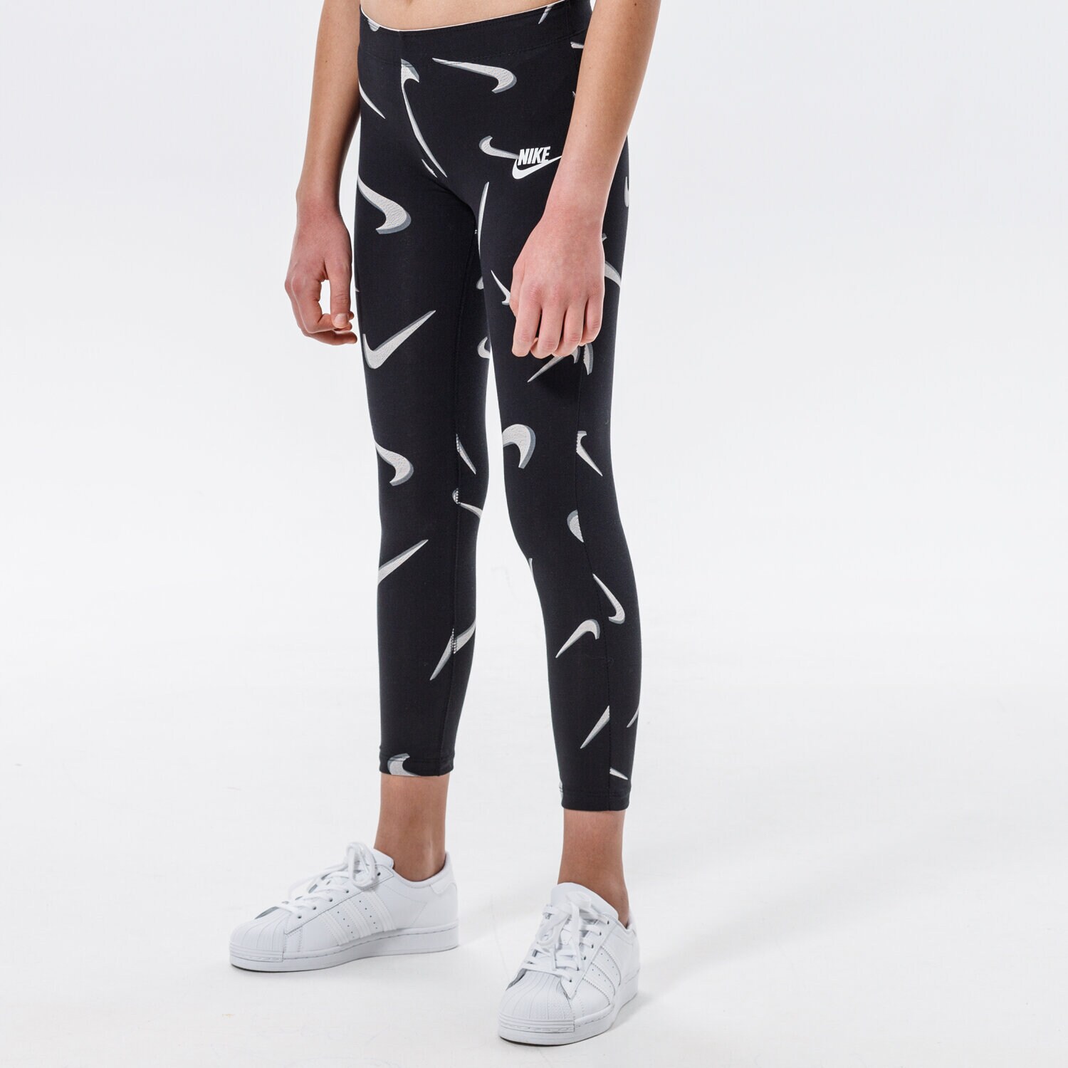 Sportowe spodnie dziecięce NIKE LEGGINGS SPORTSWEAR GIRL DA1239-010 CZARNY