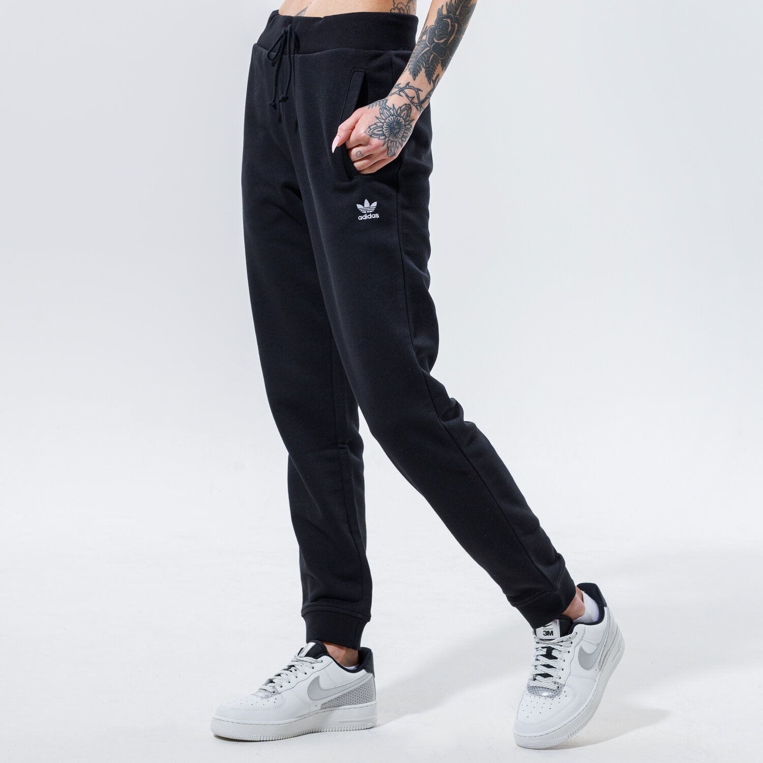Spodnie sportowe damskie ADIDAS SPODNIE TRACK PANT GD4296 CZARNY