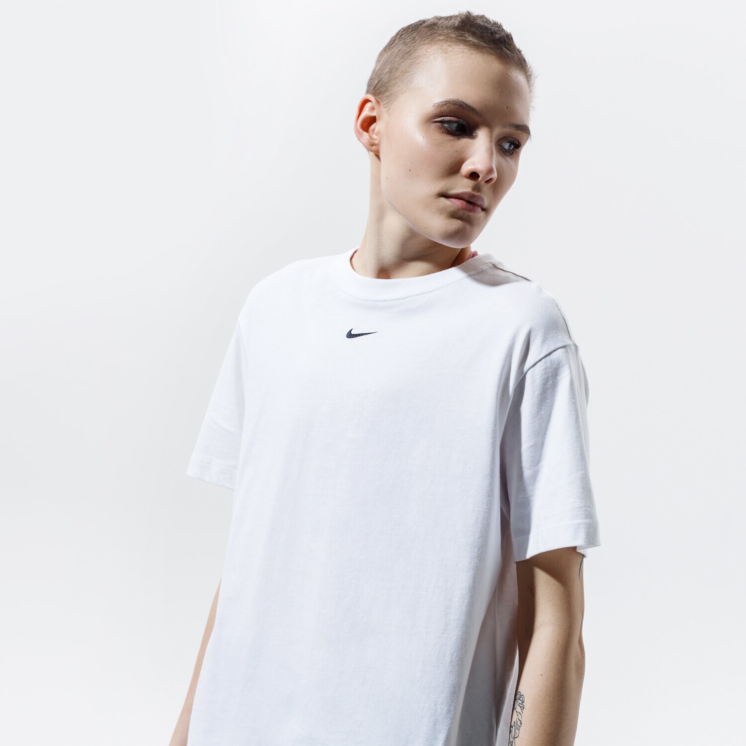 Koszulka, t-shirt damski NIKE T-SHIRT SPORTSWEAR ESSENTIAL OVERSIZED DH4255-100 BIAŁY