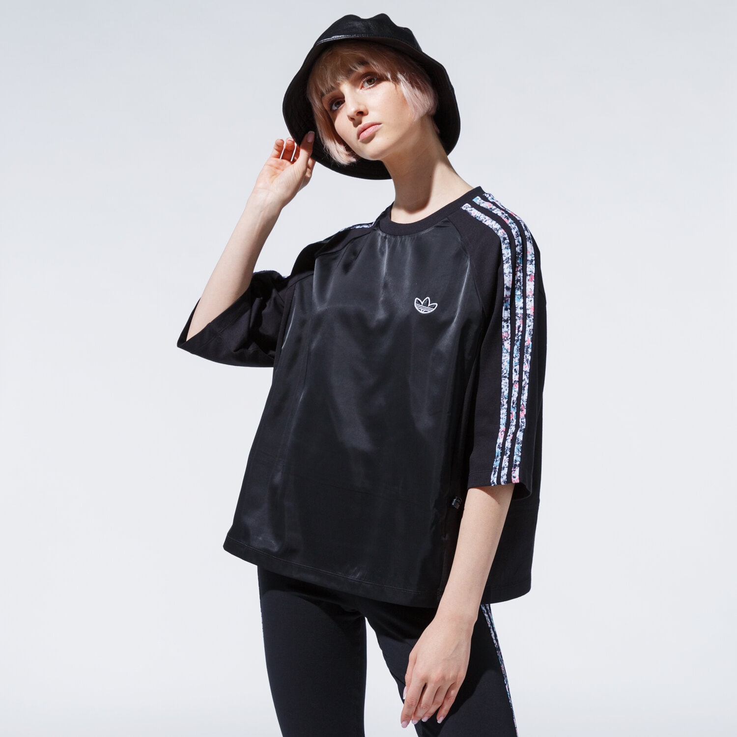Koszulka, t-shirt damski ADIDAS T-SHIRT BOXY T-SHIRT GN3118 CZARNY