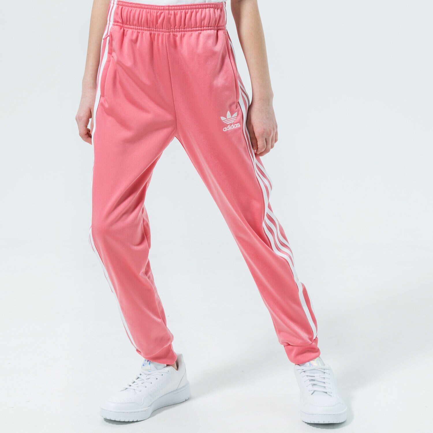 Sportowe spodnie dziecięce ADIDAS SPODNIE SST TRACK PANTS WW GN8456 RÓŻOWY