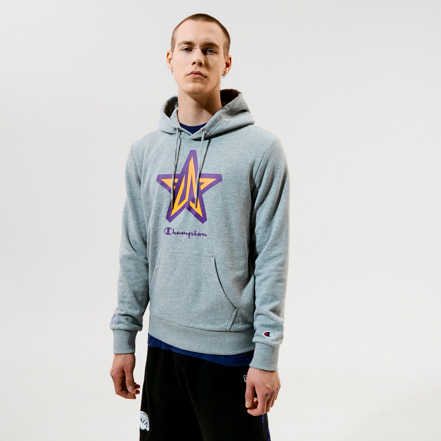 Bluza męska CHAMPION BLUZA Z KAPTUREM HOODED SWEATSHIRT 214986EM006 SZARY