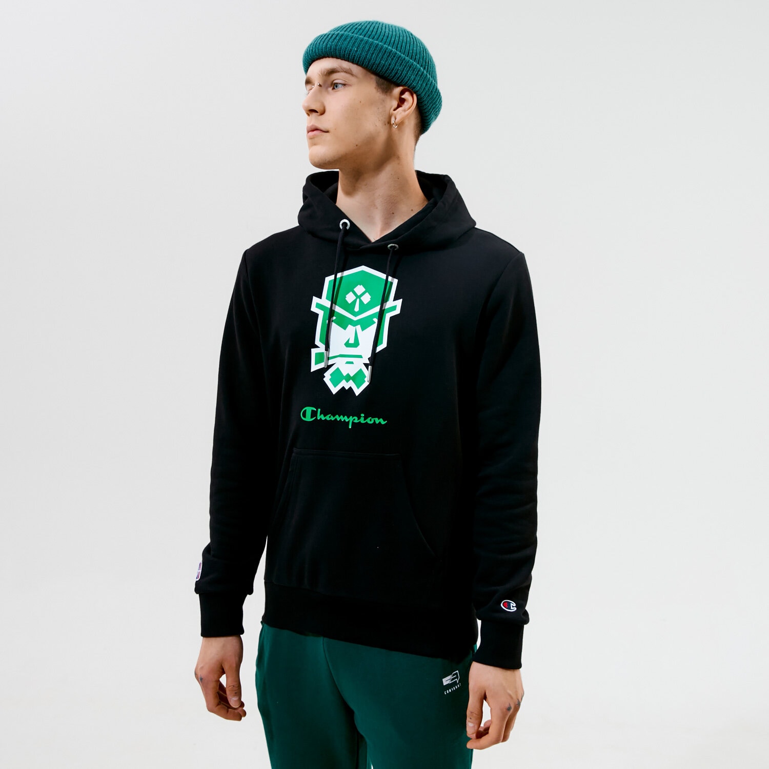 Bluza męska CHAMPION BLUZA Z KAPTUREM HOODED SWEATSHIRT 214985KK001 CZARNY