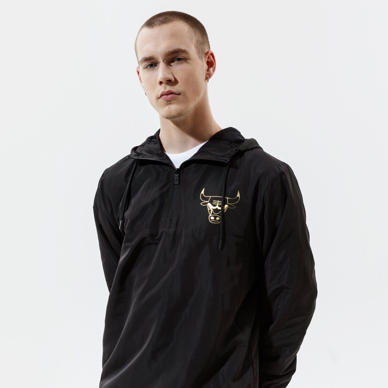 Kurtka wiosenna / jesienna męska NEW ERA KURTKA NEW ERA METALIC BULLS CHICAGO BULLS BLK 12590863 CZARNY