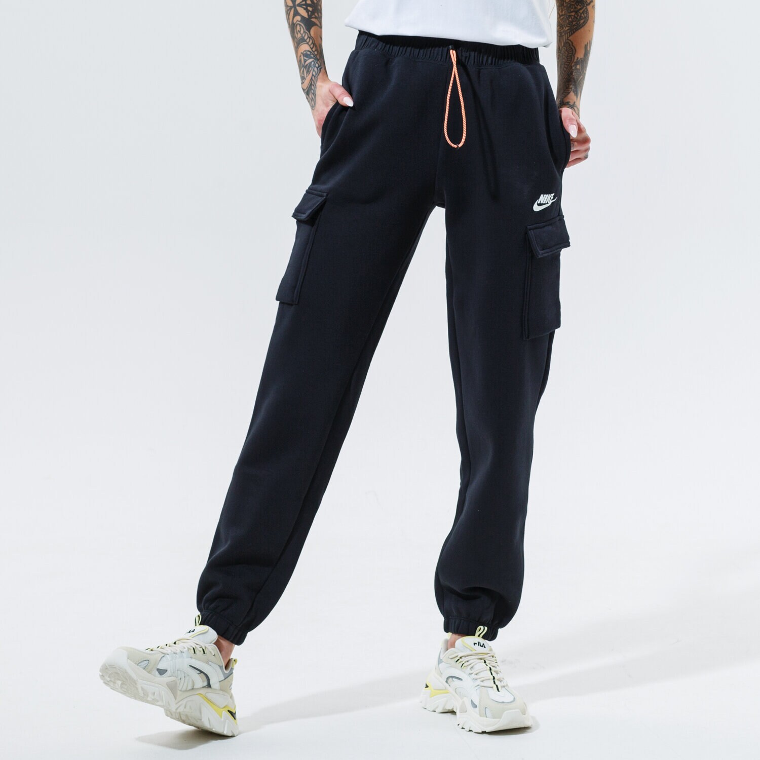 Spodnie sportowe damskie NIKE SPODNIE W NSW CARGO PANT LOOSE FLC UU DD3607-010 CZARNY