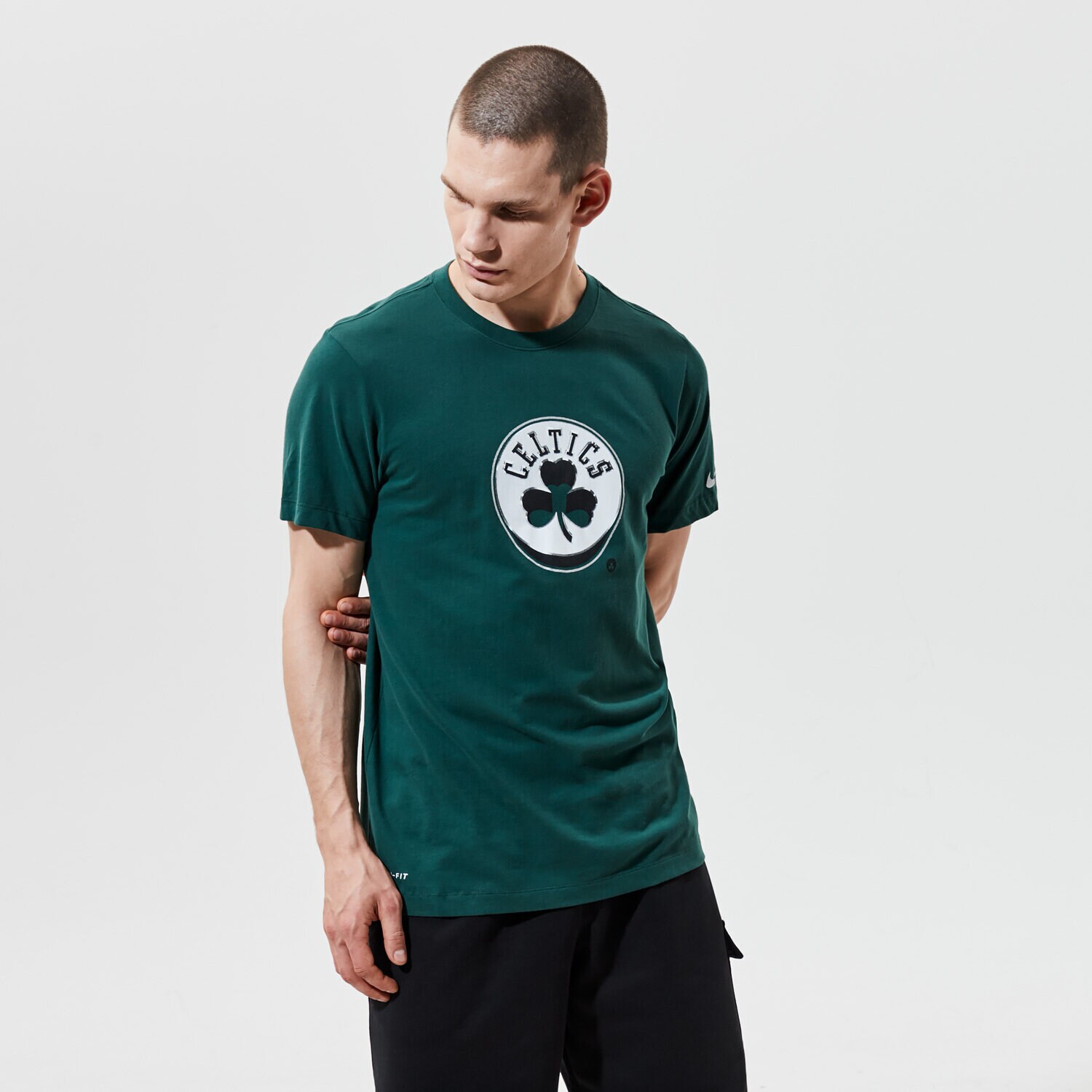 Koszulka, t-shirt sportowy męski NIKE T-SHIRT BOS M NK DRY TEE ES ERND LGO NBA CZ7238-330 ZIELONY