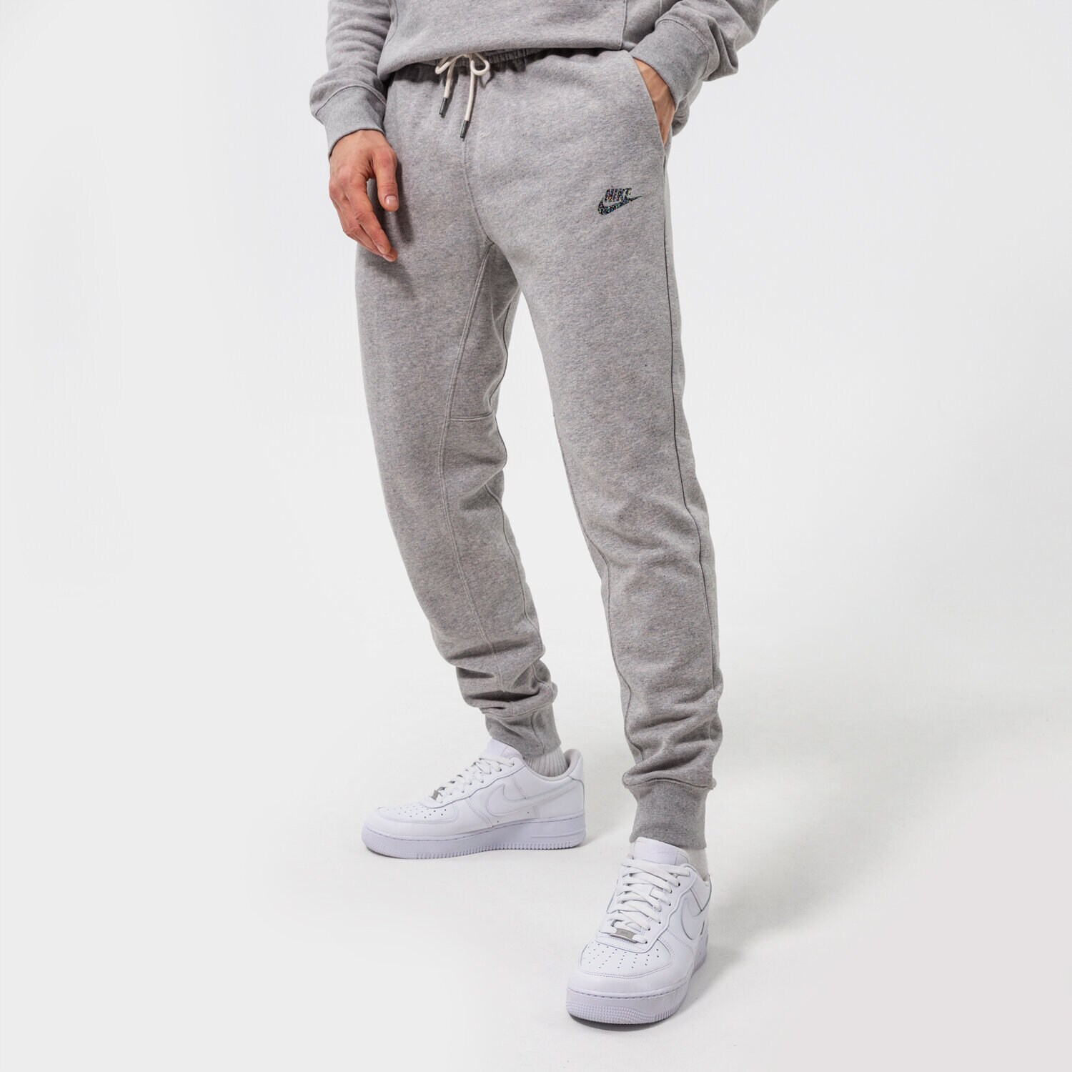 Spodnie sportowe męskie NIKE SPODNIE M NSW SPE+ SB JGGR REVIVAL DH1036-902 SZARY
