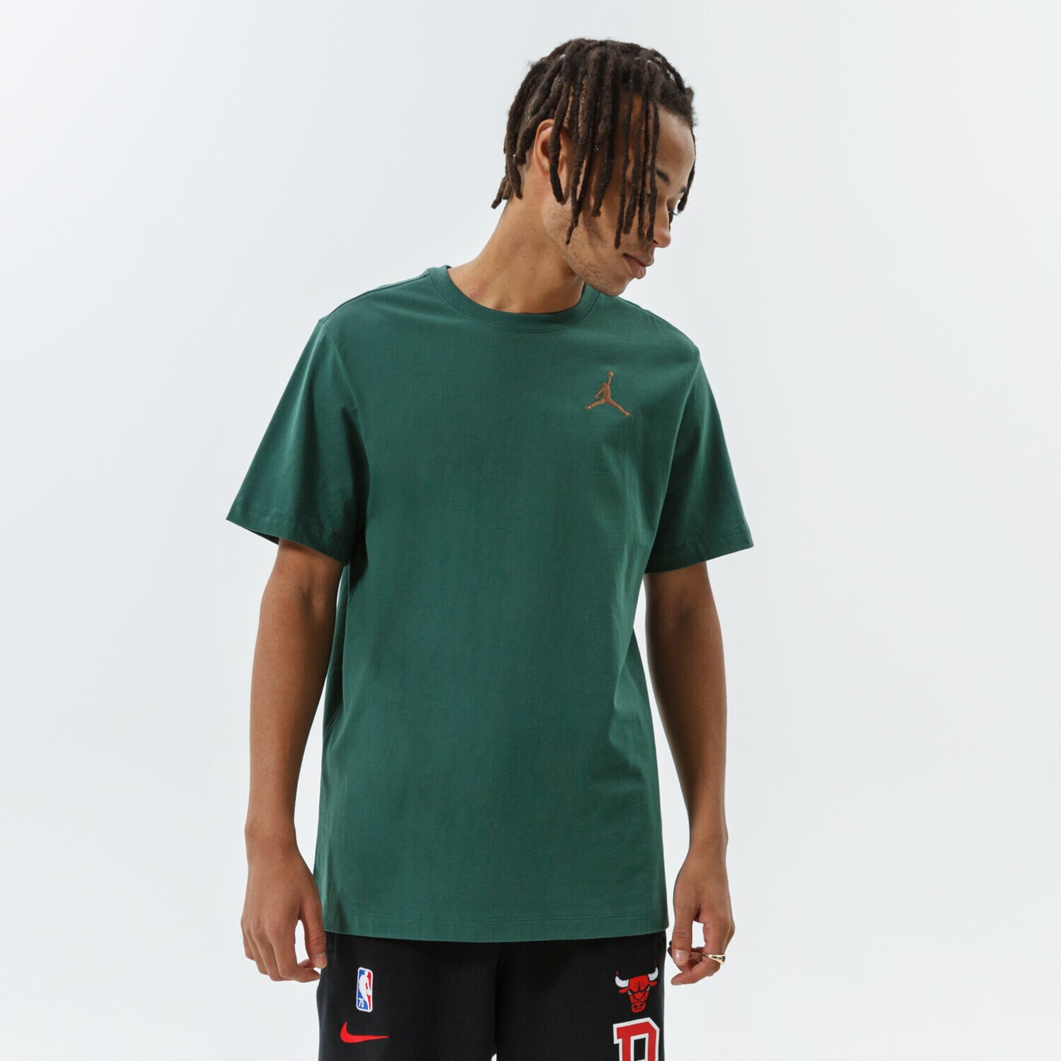 Koszulka, t-shirt sportowy męski JORDAN T-SHIRT M J JUMPMAN EMB SS CREW DC7485-333 ZIELONY