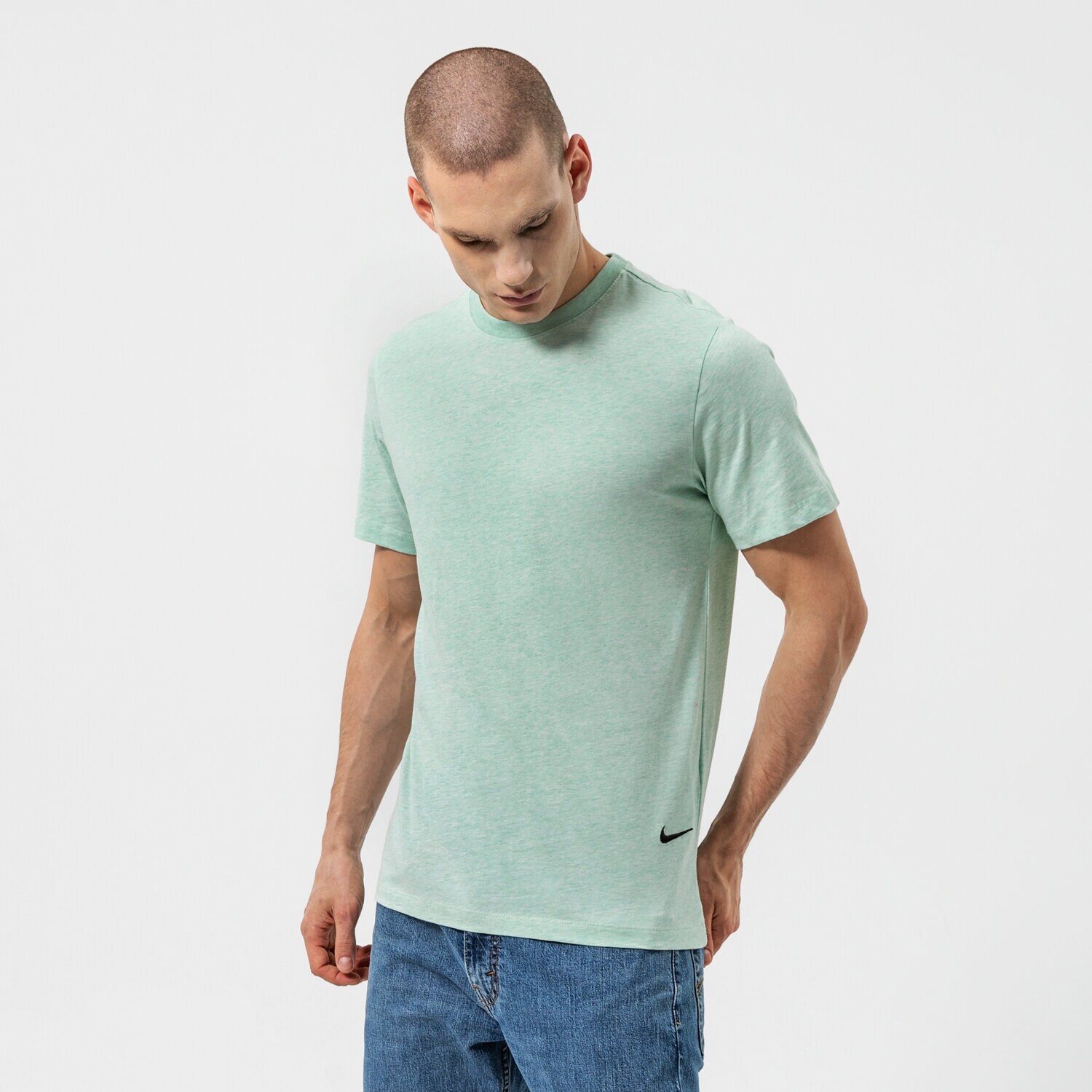Koszulka, t-shirt sportowy męski NIKE T-SHIRT M NSW TEE SUSTAINABILITY DM2386-017 ZIELONY