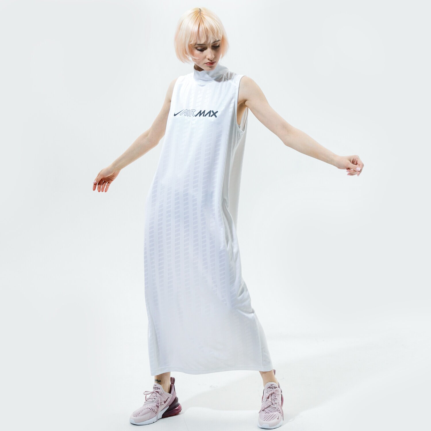 Modna sukienka sportowa NIKE SUKIENKA SPORTSWEAR CZ8282-100 BIAŁY