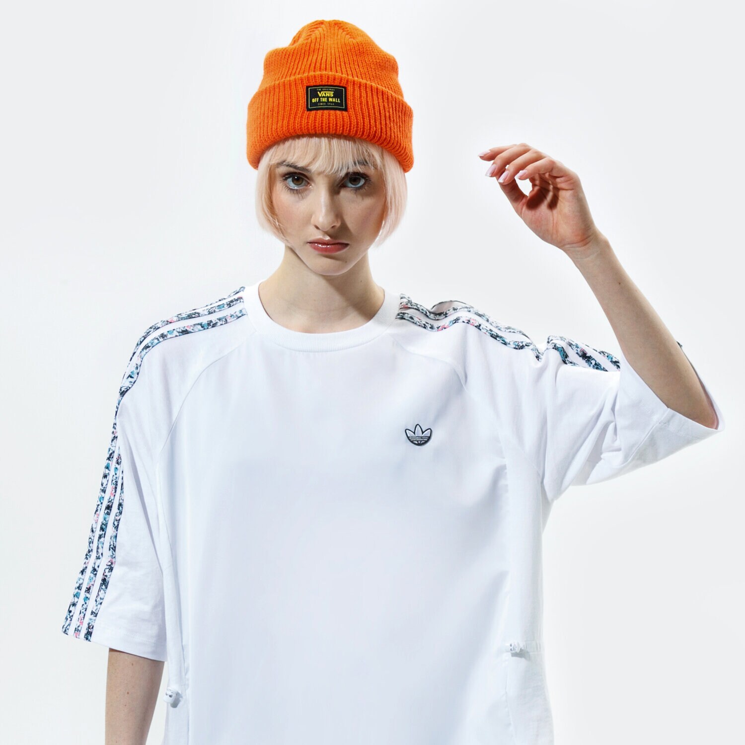 Koszulka, t-shirt damski ADIDAS T-SHIRT BOXY T-SHIRT GN3119 BIAŁY