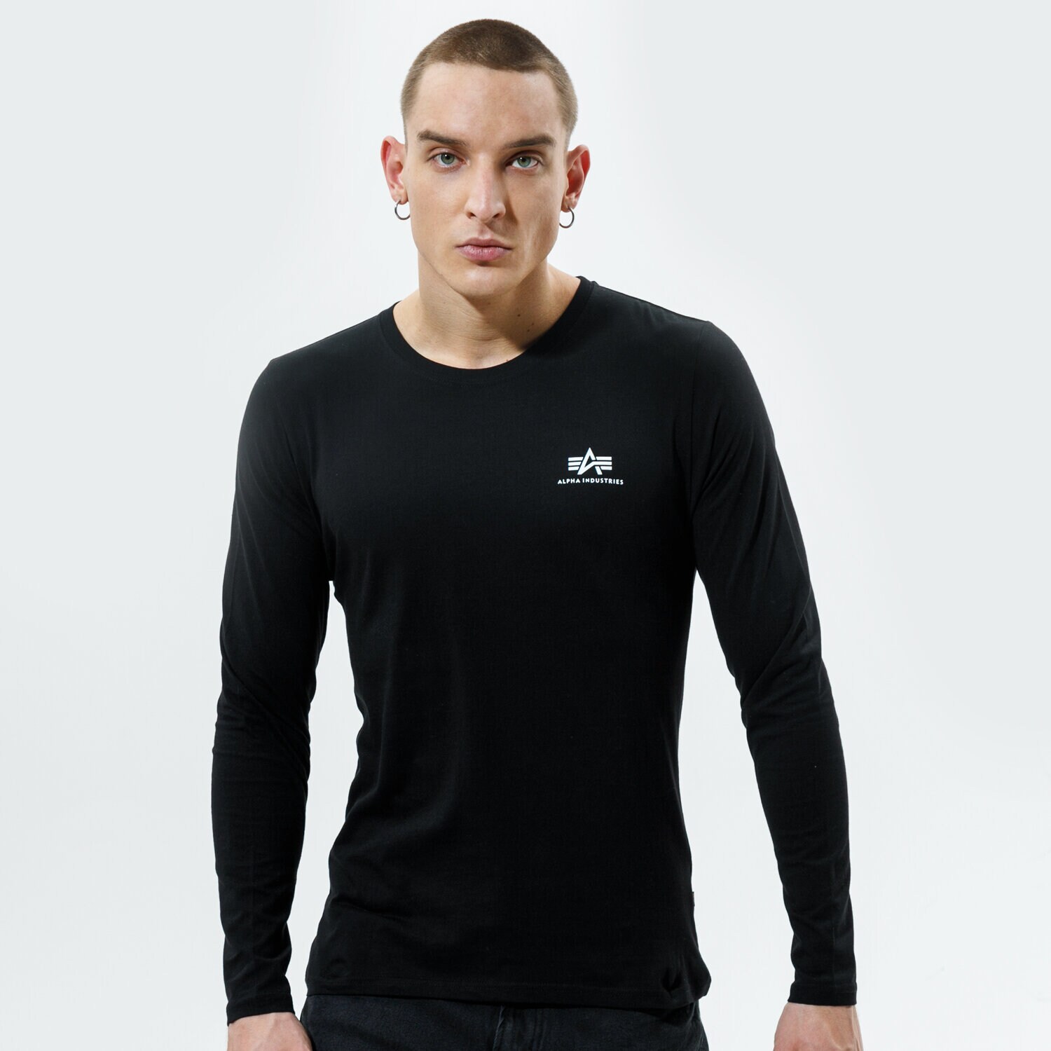 Koszulka, t-shirt sportowy męski ALPHA INDUSTRIES T-SHIRT BASIC LS SMALL LOGO 198517-03 CZARNY