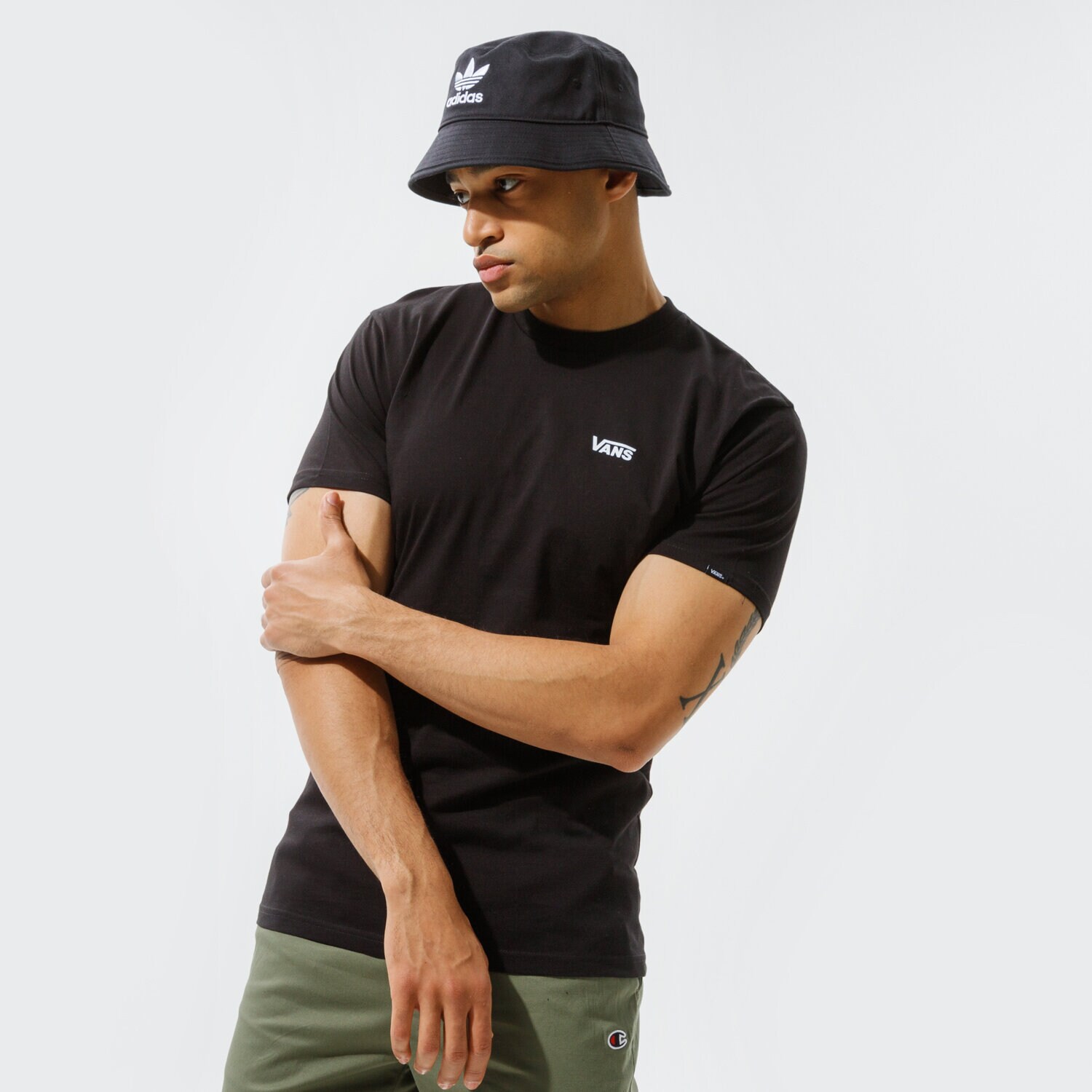 Koszulka, t-shirt sportowy męski VANS T-SHIRT LEFT CHEST LOGO PLUS SS VN0A54TFBLK1 CZARNY