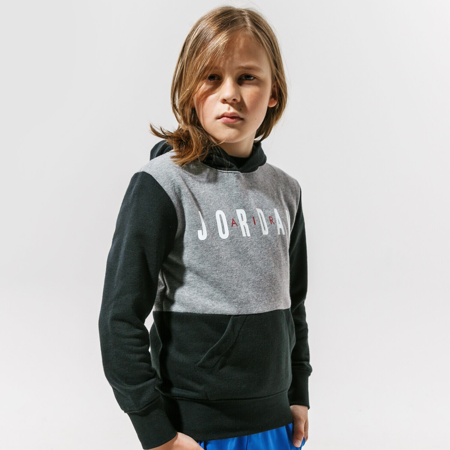 Sportowa bluza dziecięca JORDAN BLUZA Z KAPTUREM JDB JUMPMAN AIR FT PO BOY 95A287-GEH SZARY
