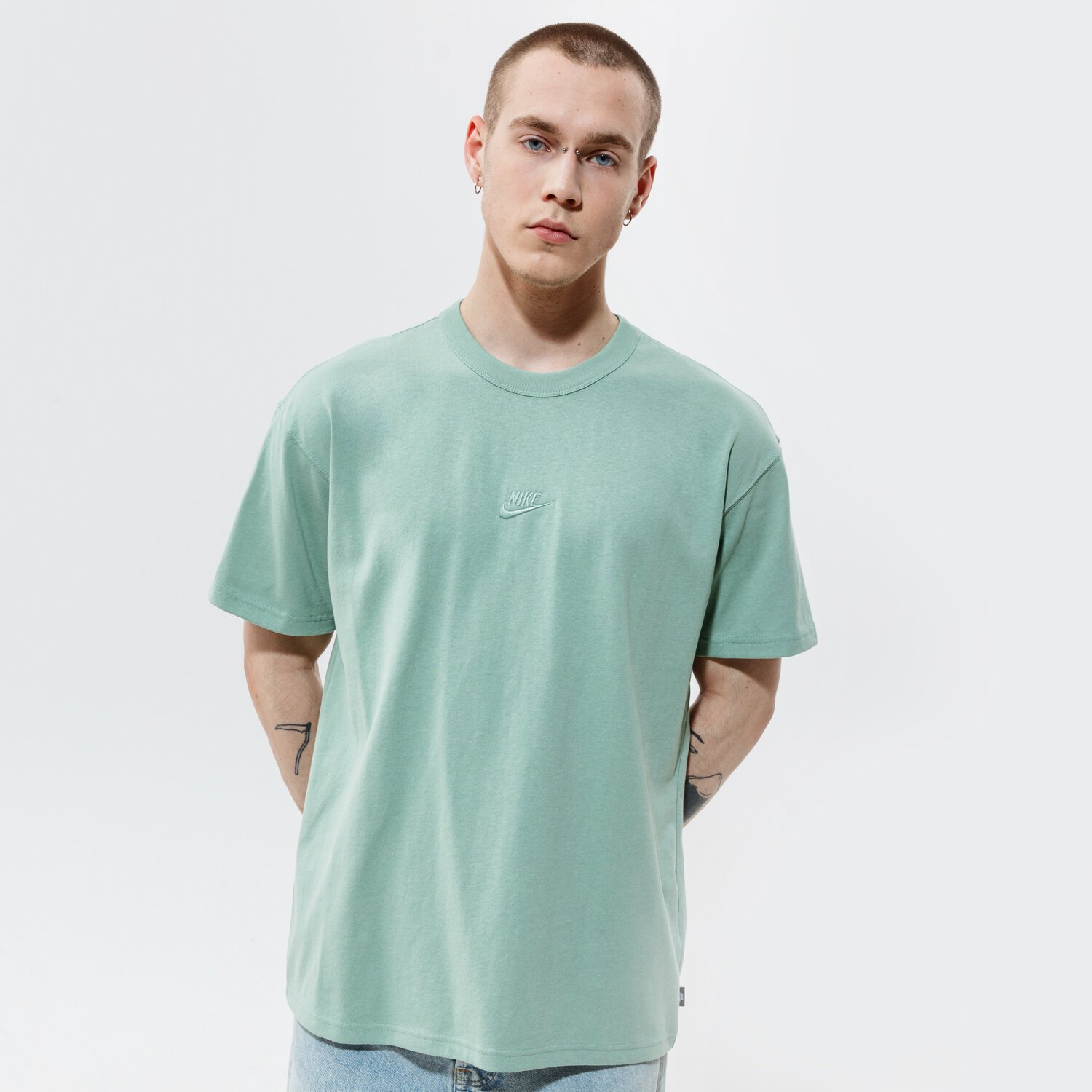 Koszulka, t-shirt sportowy męski NIKE T-SHIRT SPORTSWEAR DB3193-006 ZIELONY