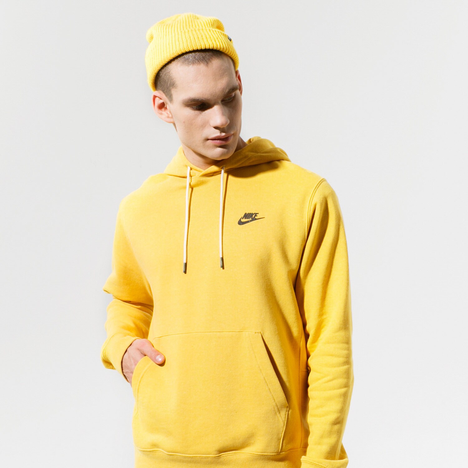 Bluza męska NIKE BLUZA Z KAPTUREM SPORTSWEAR DA0680-761 ŻÓŁTY