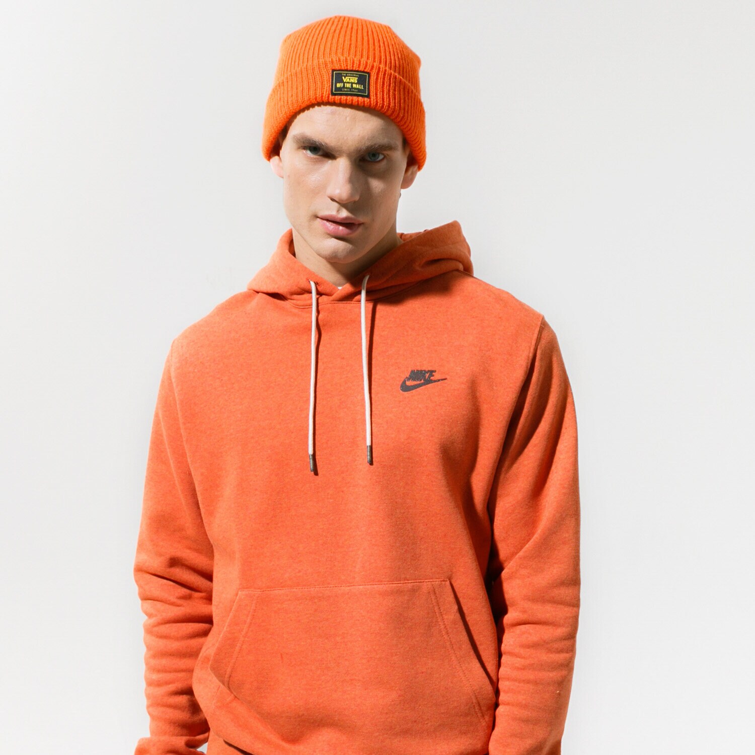 Bluza męska NIKE BLUZA Z KAPTUREM SPORTSWEAR DA0680-812 POMARAŃCZOWY