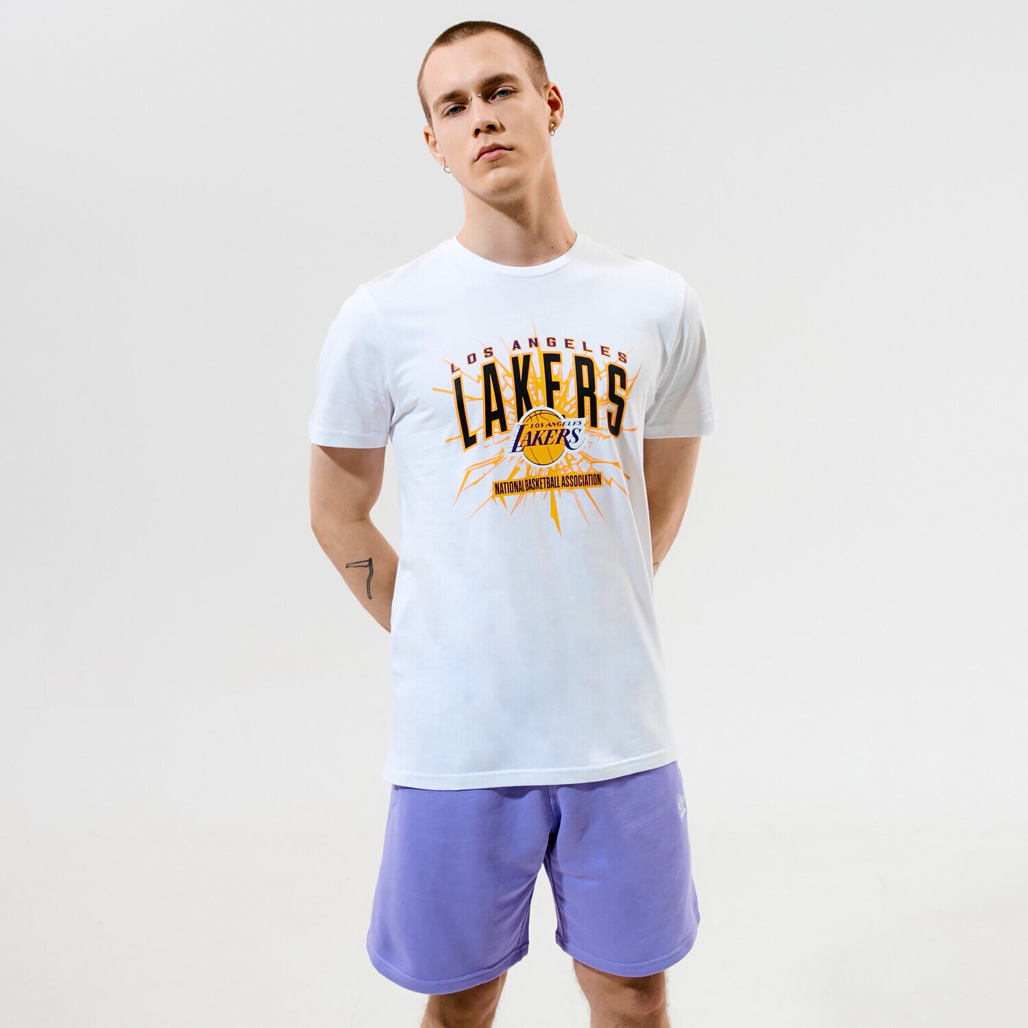 Koszulka, t-shirt sportowy męski NEW ERA T-SHIRT NBA GRAPHIC TEE LA LAK WHT 12835838 BIAŁY