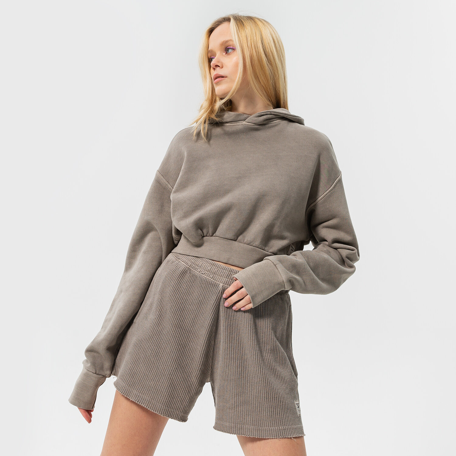 Bluza damska REEBOK BLUZA Z KAPTUREM CL RBK ND CROP HOODIE HB8622 SZARY