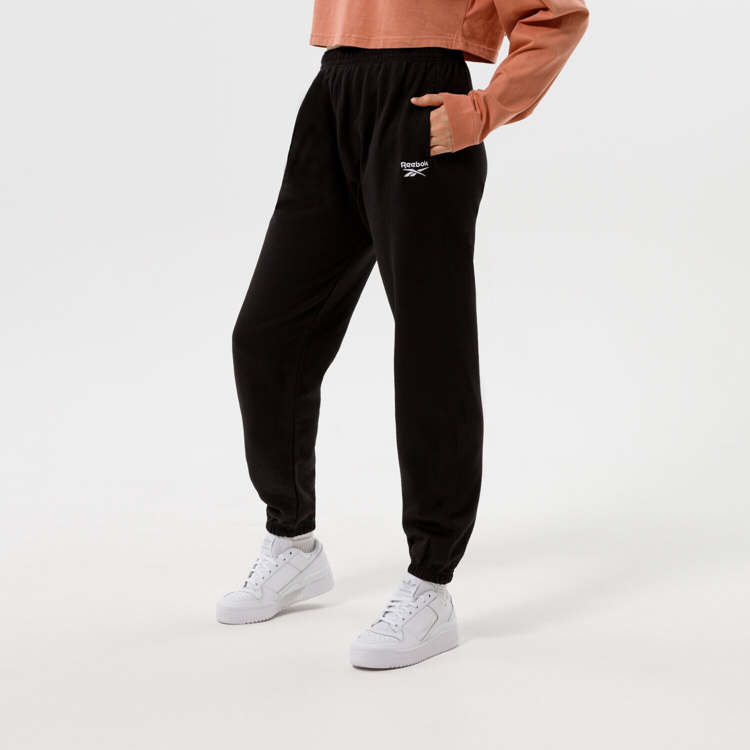 Spodnie sportowe damskie REEBOK SPODNIE CL PF SM LOGO FT PANT GS1742 CZARNY