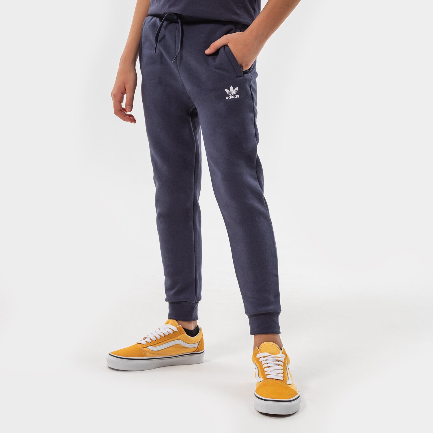 Sportowe spodnie dziecięce ADIDAS SPODNIE PANTS BOY HG1437 GRANATOWY