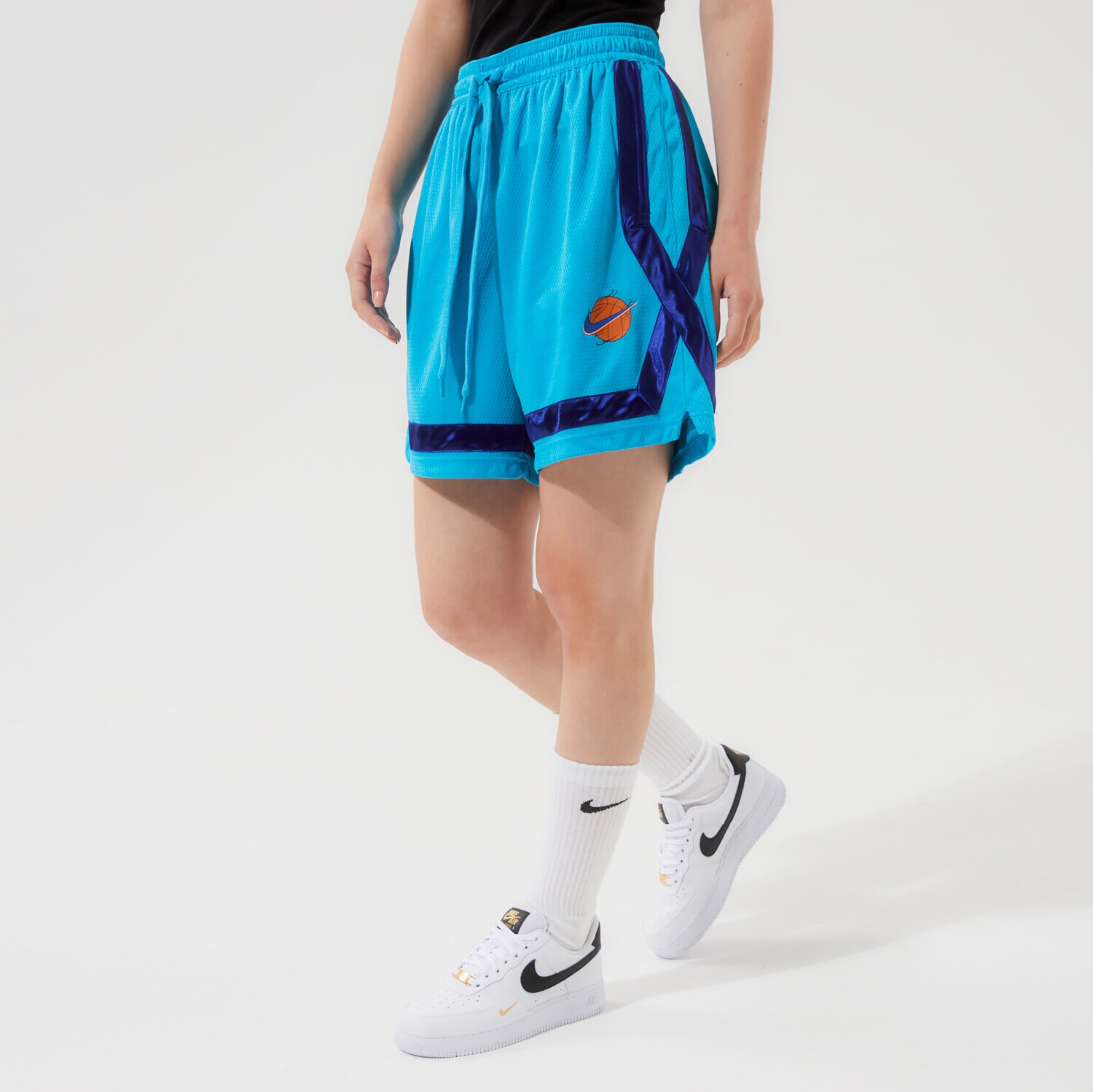 Krótkie spodenki, szorty damskie NIKE SZORTY W NK FLY CROSSOVER SJ NBA DJ3902-434 NIEBIESKI