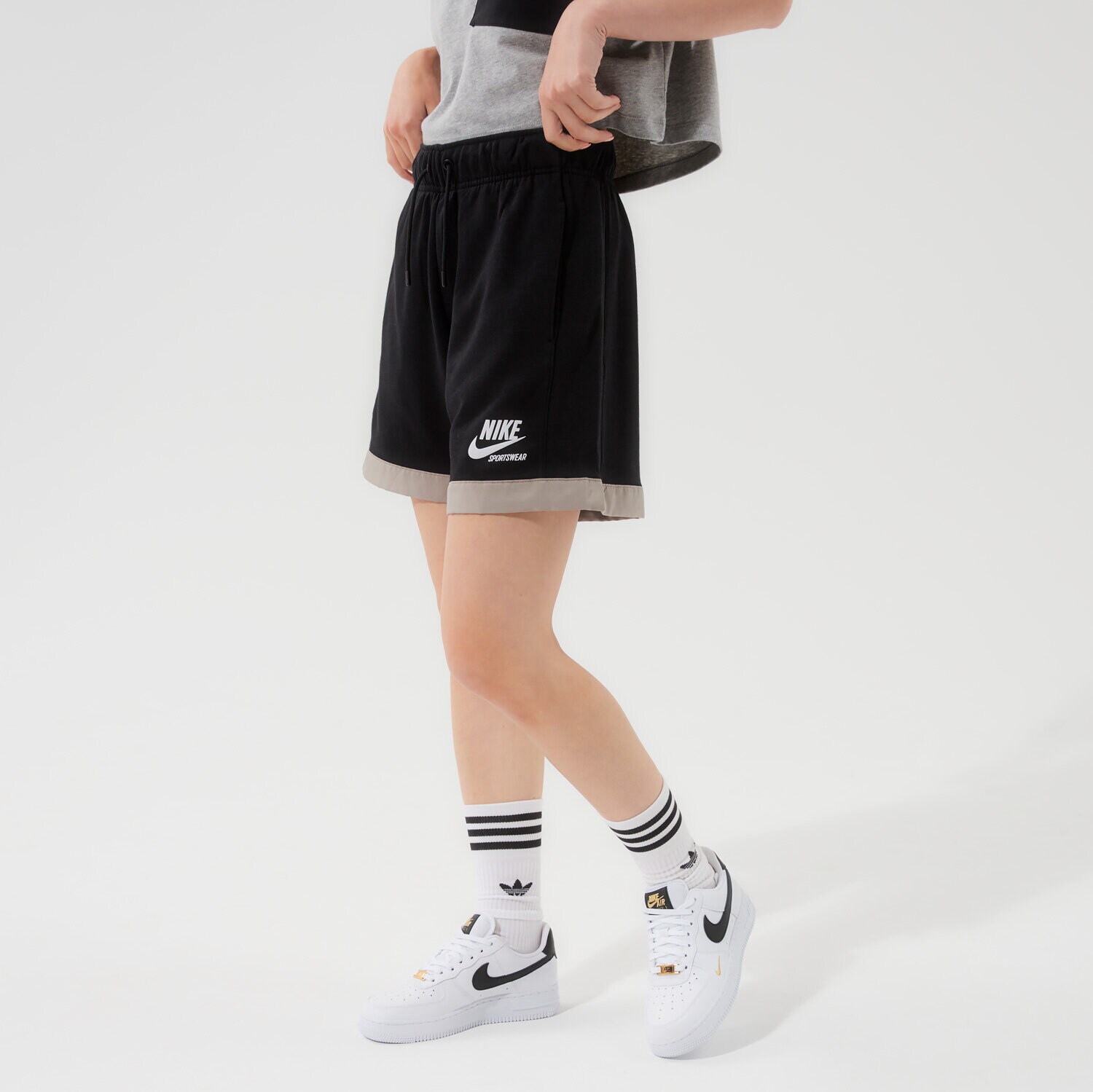 Krótkie spodenki, szorty damskie NIKE SZORTY W NSW FLC MR SHORT HTG DD5681-010 CZARNY