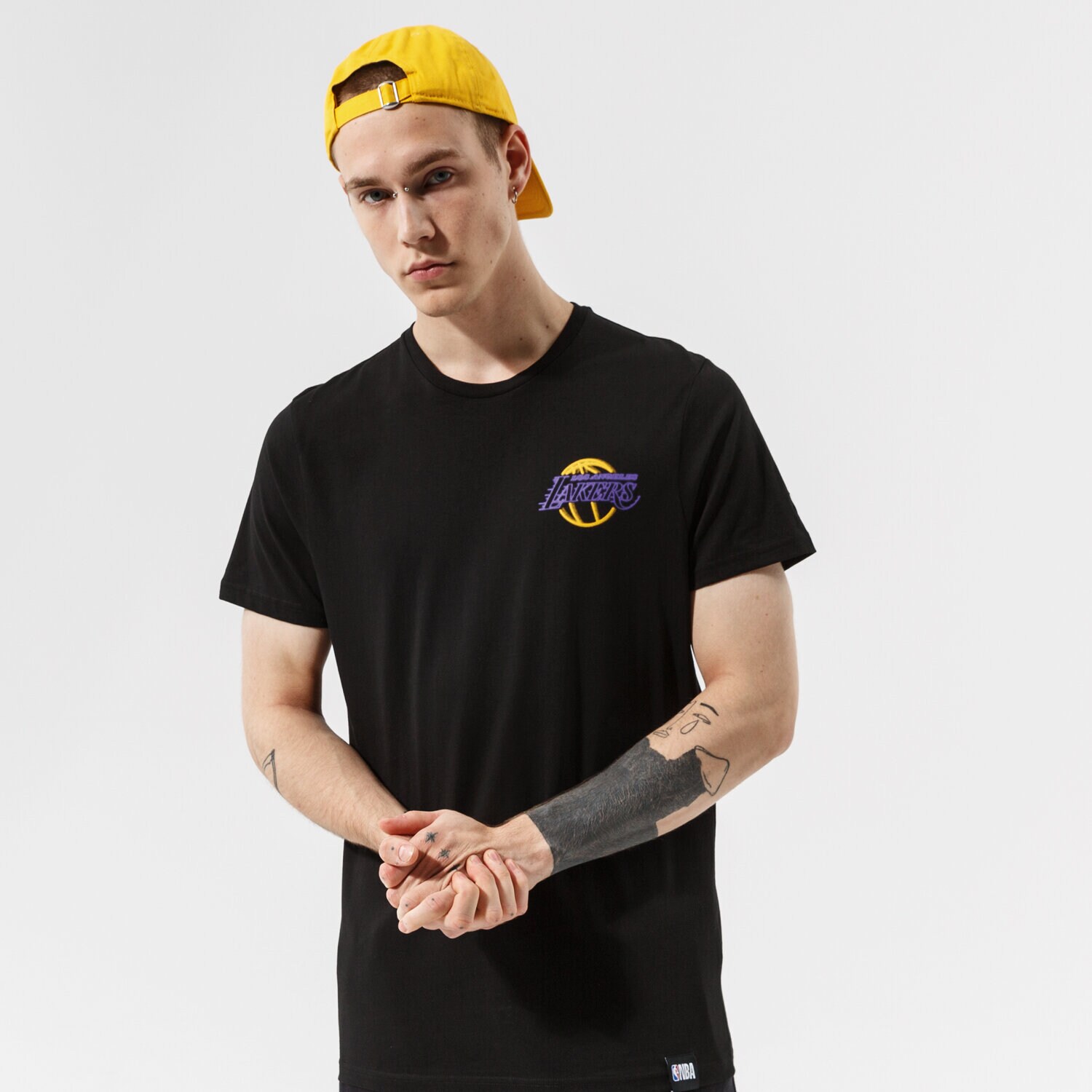 Koszulka, t-shirt sportowy męski NEW ERA T-SHIRT NBA NEON TEE LOSLAK BLK 12827210 CZARNY