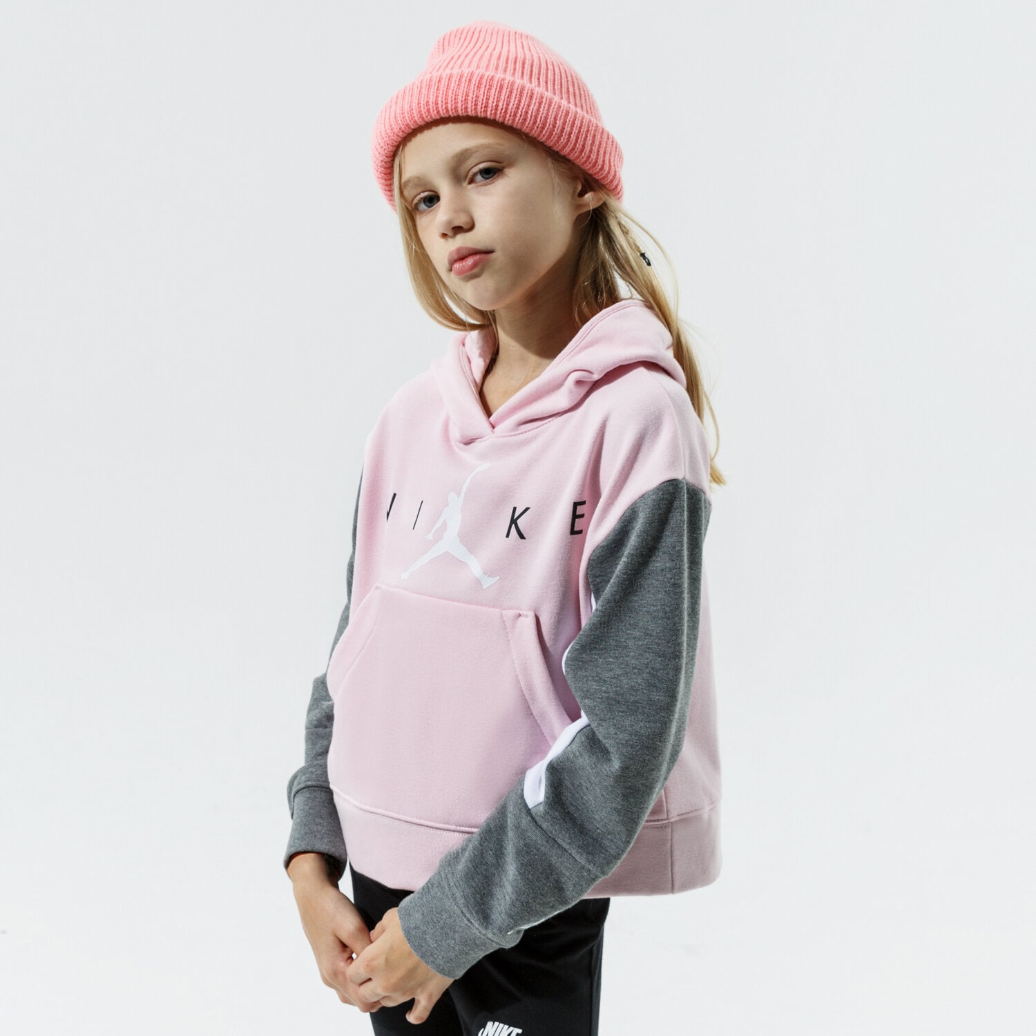 Sportowa bluza dziecięca JORDAN BLUZA Z KAPTUREM JUMPMAN BY NIKE HOODIE GIRL 45A761-A9Y RÓŻOWY