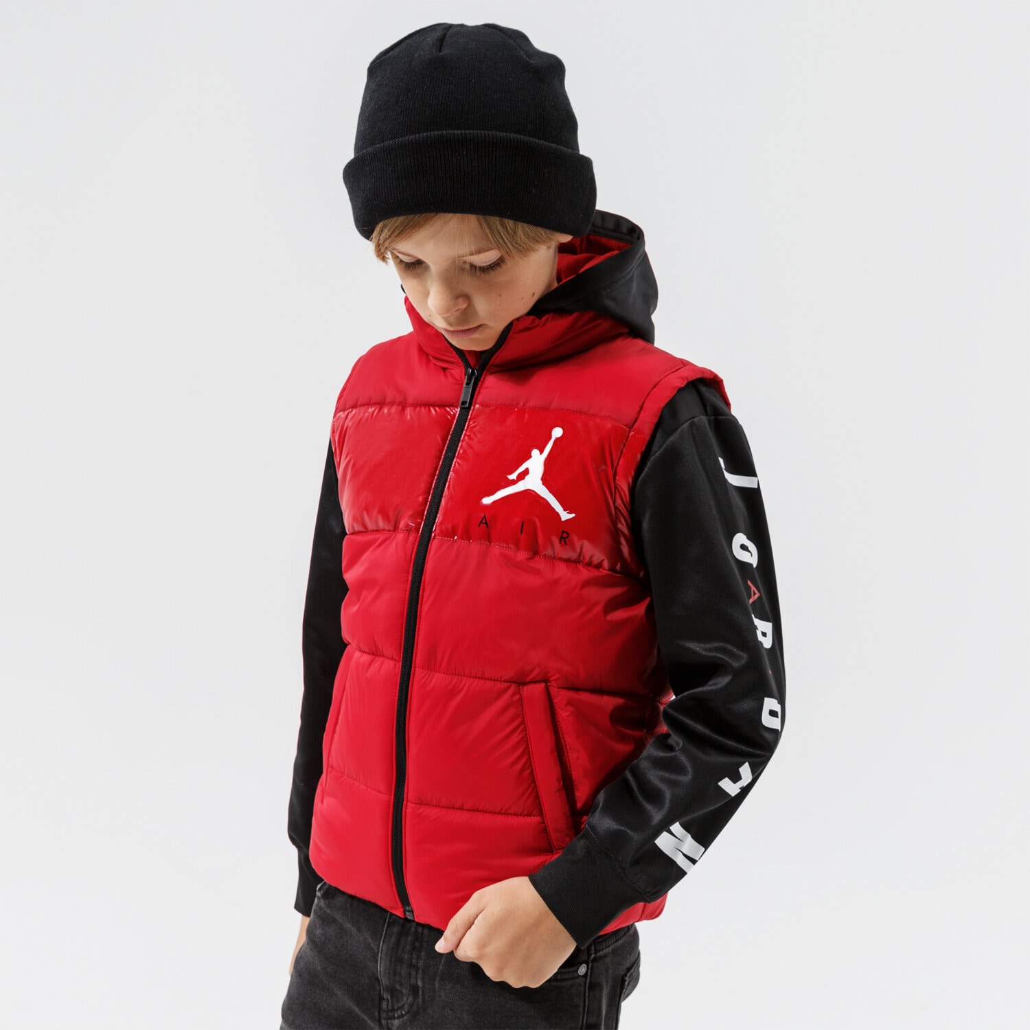 Dziecięca kurtka przejściowa (wiosenna/jesienna) JORDAN KURTKA JORDAN 2 FER JACKET BOY 95A625-R78 CZERWONY
