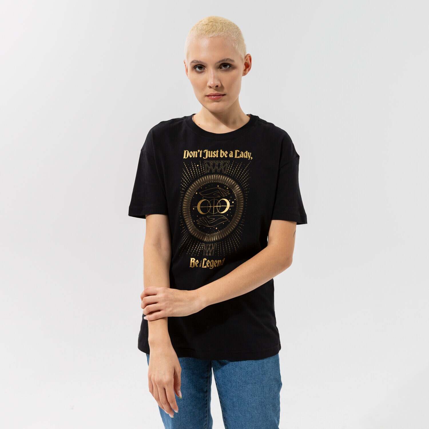 Koszulka, t-shirt damski NIKE T-SHIRT W NK SSNL VERB BOY SS TEE NBA DJ6388-011 CZARNY