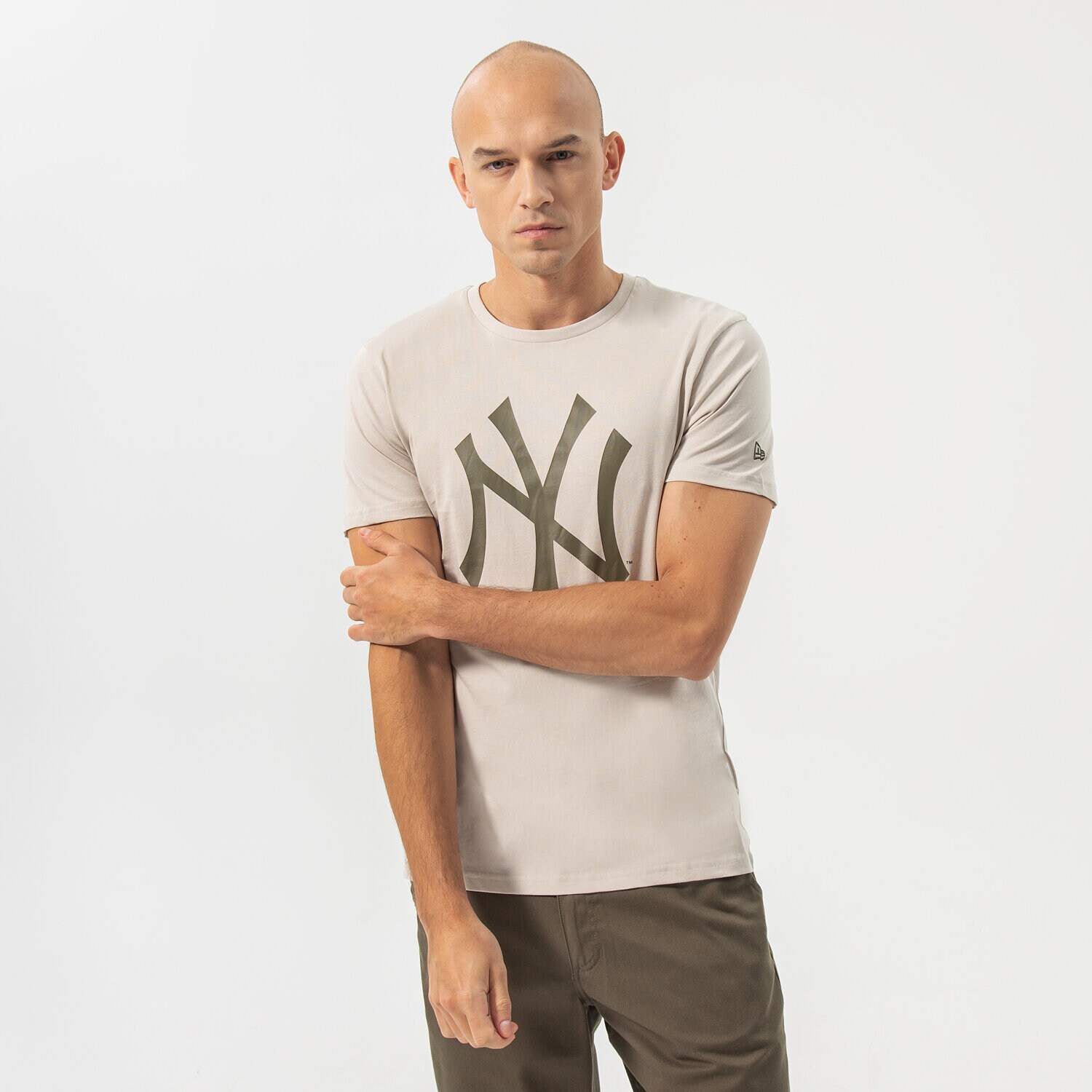 Koszulka, t-shirt sportowy męski NEW ERA T-SHIRT TEAM LOGO NYY STN 12893127 BEŻOWY