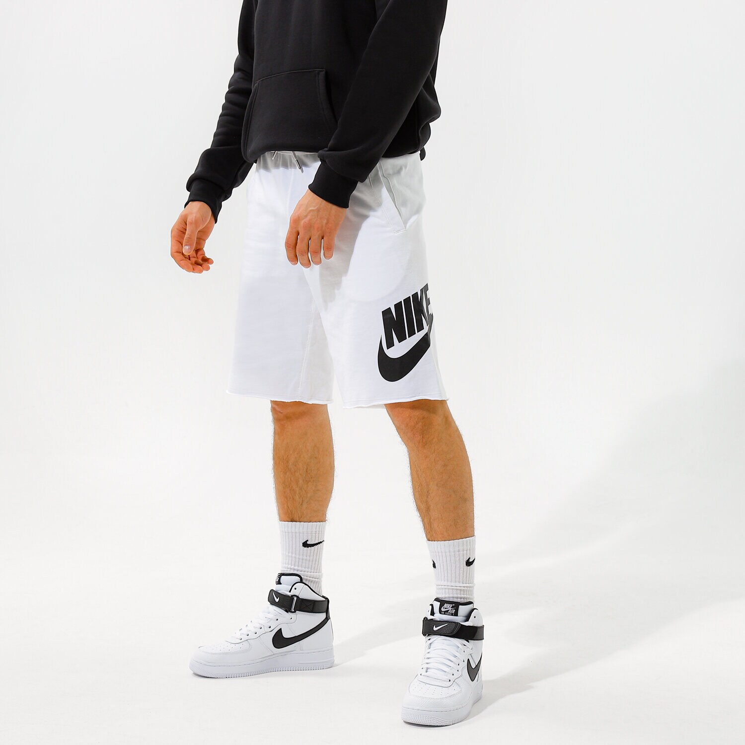 Krótkie spodenki, szorty męskie NIKE SZORTY SPORTSWEAR AT5267-100 BIAŁY
