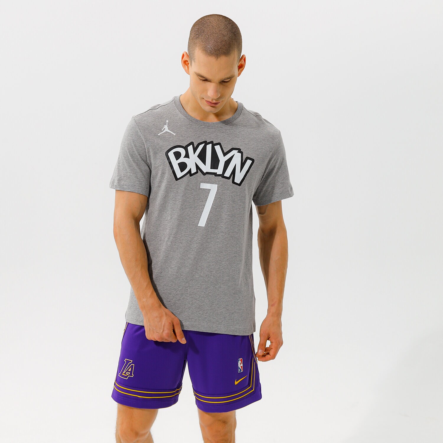 Koszulka, t-shirt sportowy męski NIKE T-SHIRT NETS STATEMENT EDITION NBA CV9962-064 SZARY
