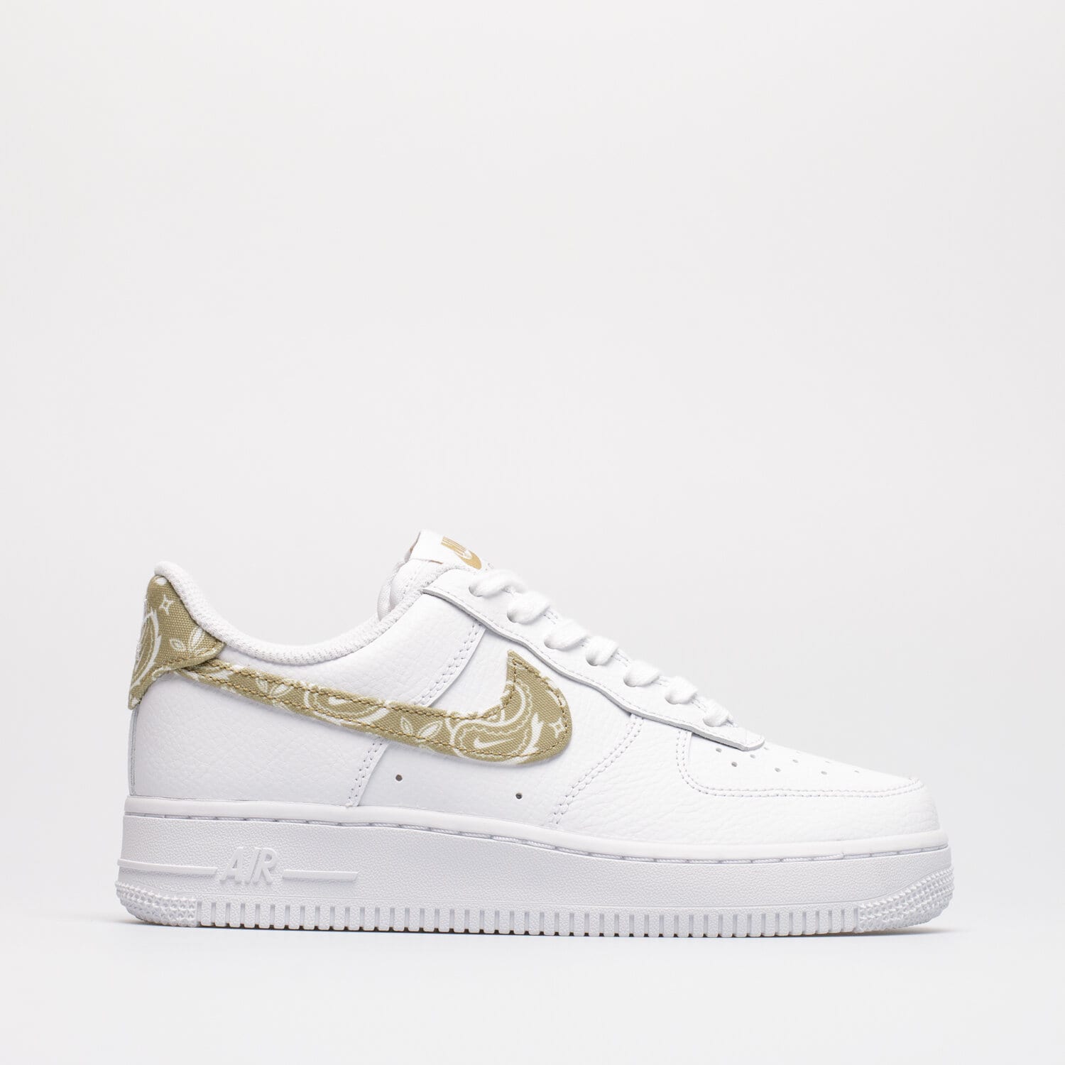 Buty sneakersy damskie W AIR FORCE 1 '07 ESS DJ9942-101 BIAŁY