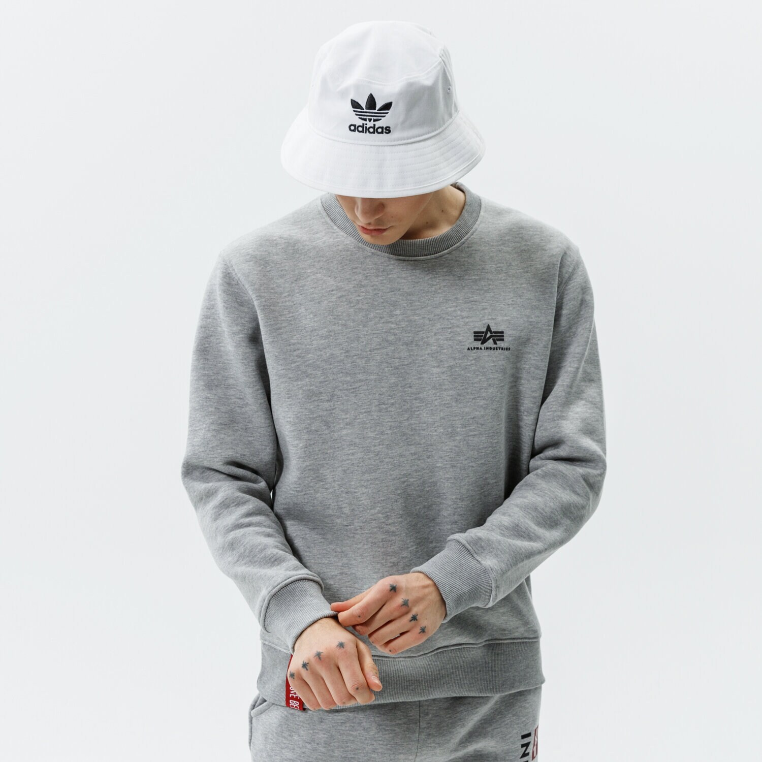 Bluza męska ALPHA INDUSTRIES BLUZA BASIC SWEATER SMALL LOGO 188307-17 SZARY