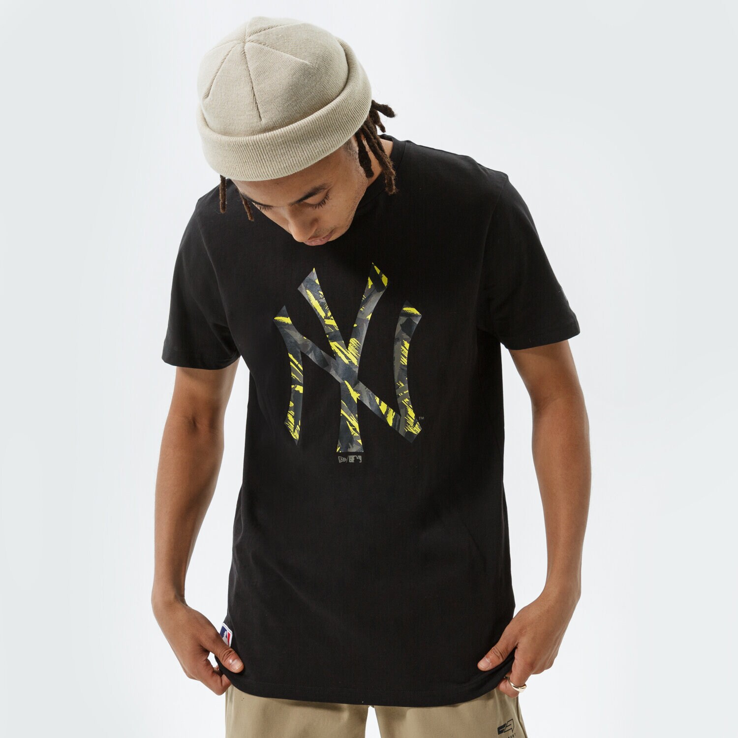 Koszulka, t-shirt sportowy męski NEW ERA T-SHIRT MLB CAMO INFILL TEE NEYYAN BLK 12827252 CZARNY