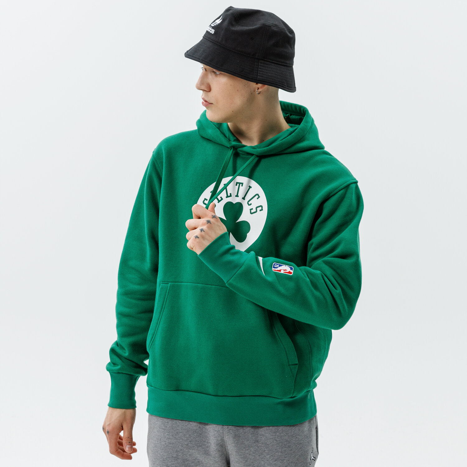 Bluza męska NIKE BLUZA Z KAPTUREM BOS M NK PO FLC ESSNTL NBA DB1818-312 ZIELONY