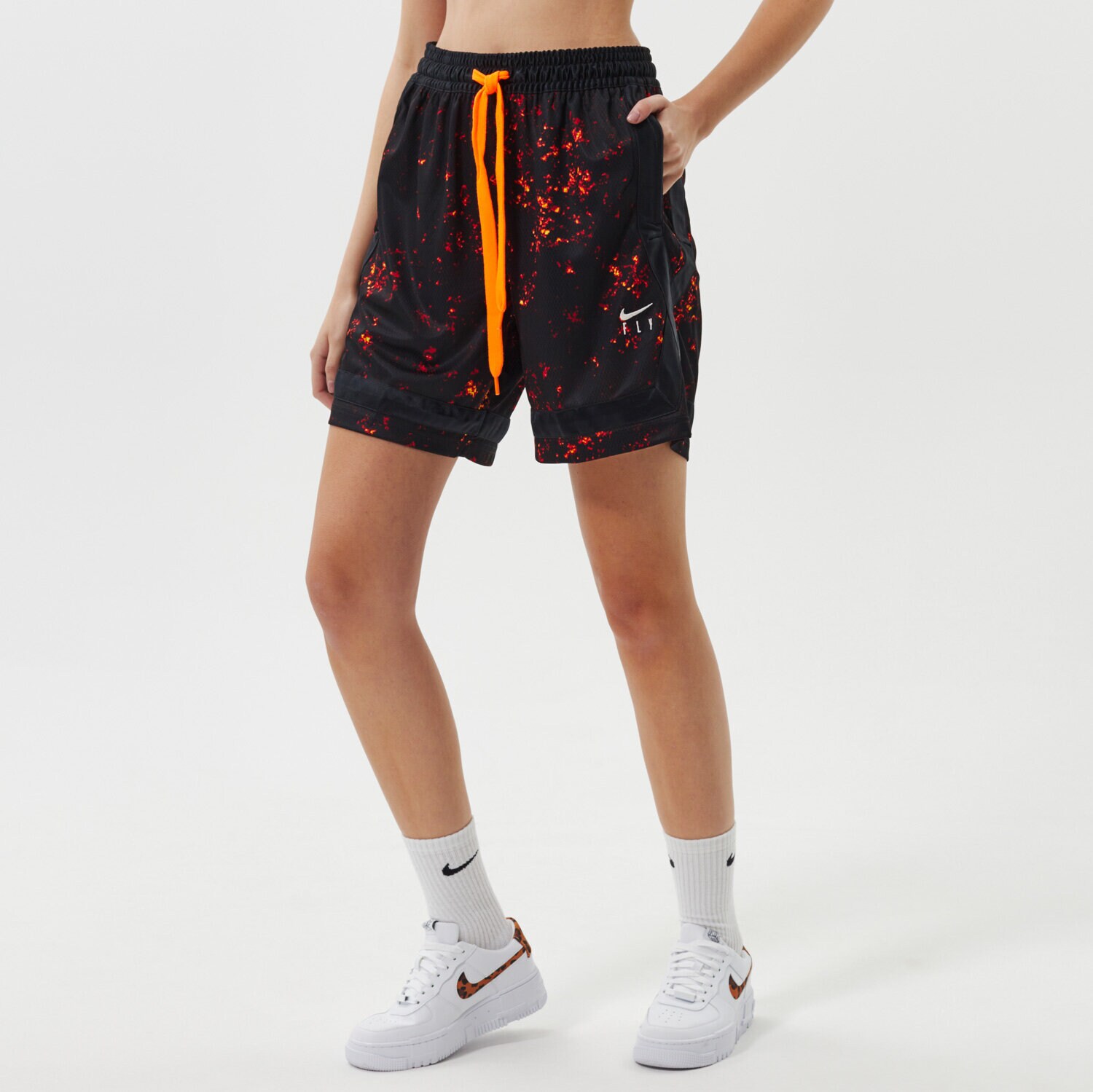 Krótkie spodenki, szorty damskie NIKE SZORTY W NK FLY SEASONAL CROSSOVER NBA DH0643-010 CZARNY