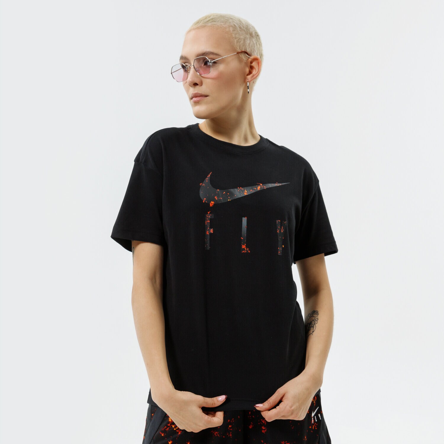 Koszulka, t-shirt damski NIKE T-SHIRT W NK DF SSNL SWSH FLY SS TEE NBA DM2552-010 CZARNY