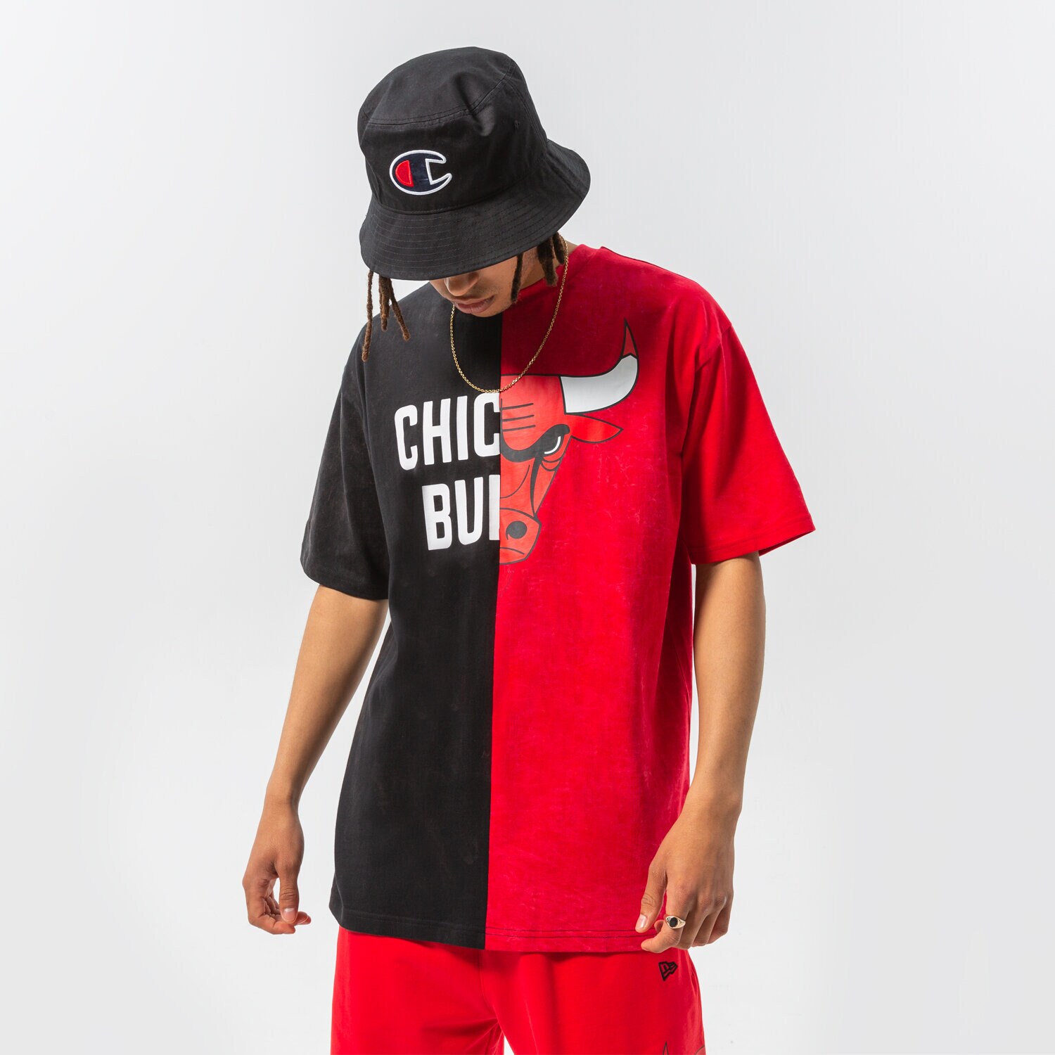Koszulka, t-shirt sportowy męski NEW ERA T-SHIRT WASHED PACK GRAPHIC BULLS CHICAGO BULLS BLKF 13083857 CZERWONY