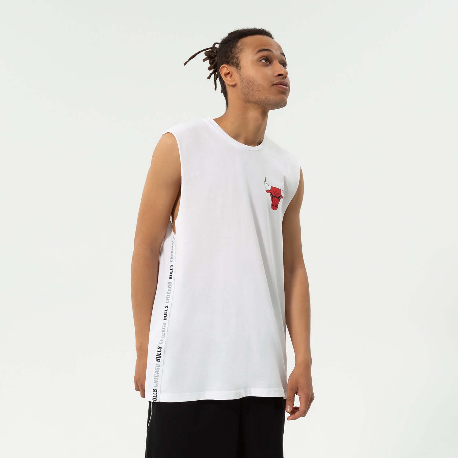 Koszulka, t-shirt sportowy męski NEW ERA TANK NBA LOGO TAPING SLESS BULLS CHICAGO BULLS WHI 13083913 BIAŁY