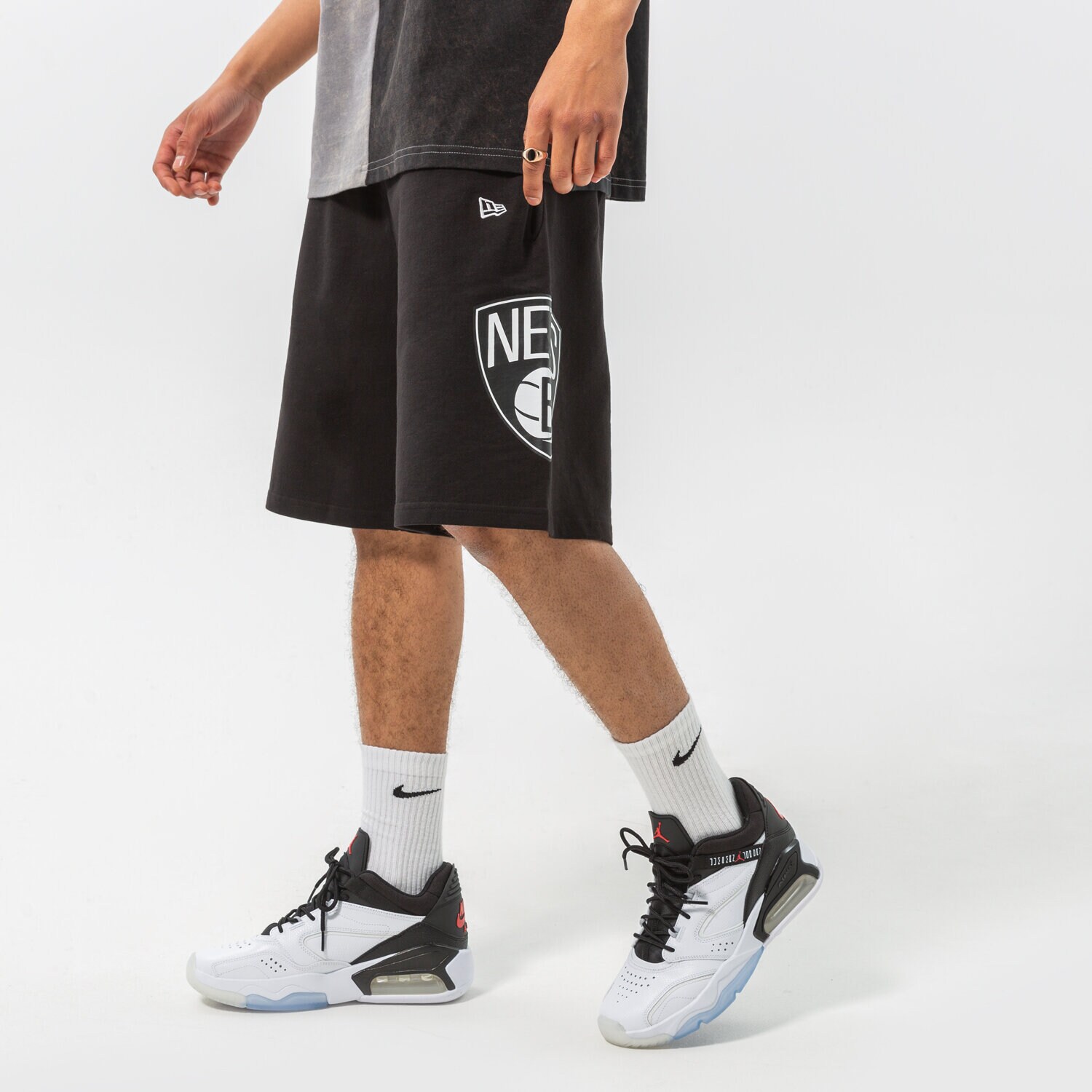 Krótkie spodenki, szorty męskie NEW ERA SPODNIE WASHED PACK TEAM LOGO BROOKLYN NE 13083853 CZARNY