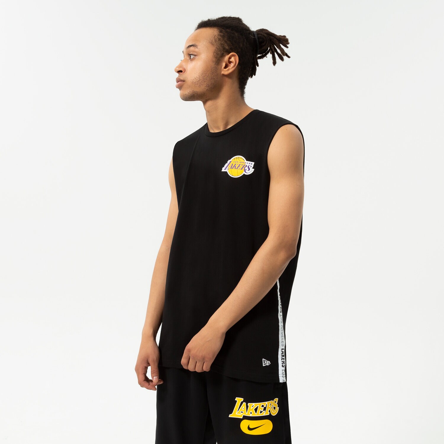 Koszulka, t-shirt sportowy męski NEW ERA TANK NBA LEFT CHST LOGO LAKERS BLK 13083912 CZARNY